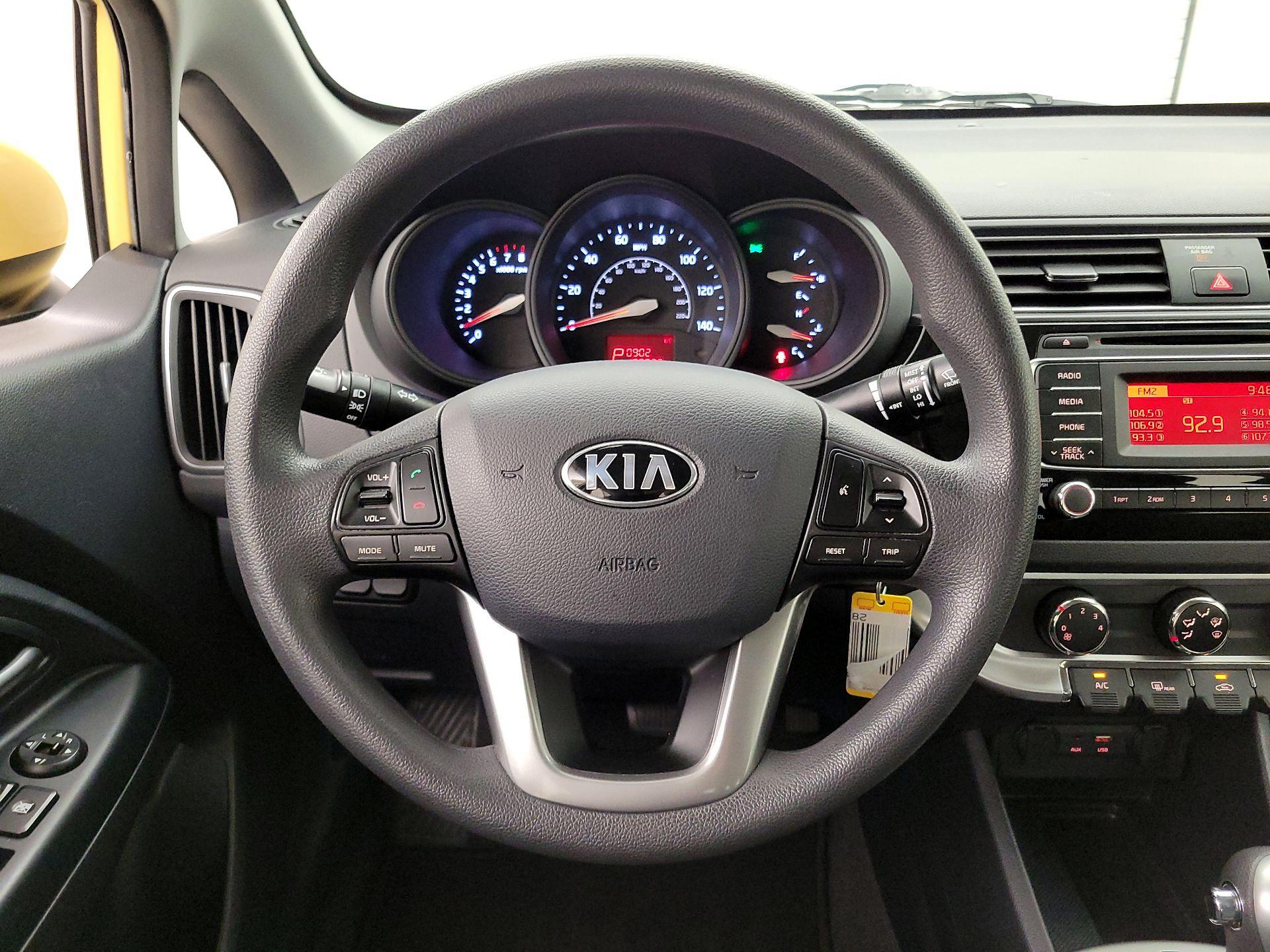Thumbnail: 2016 Kia Rio - 10