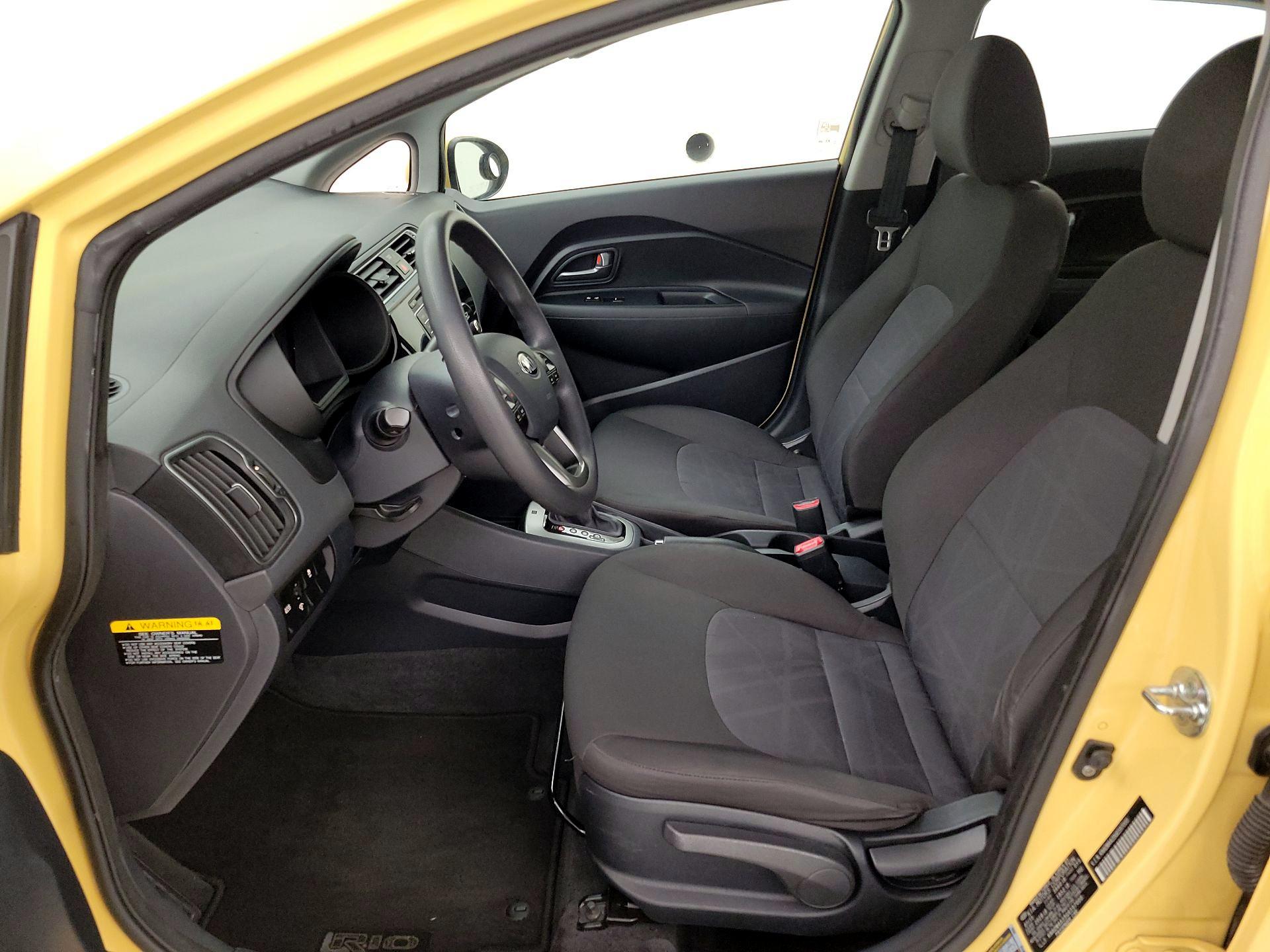 Thumbnail: 2016 Kia Rio - 11