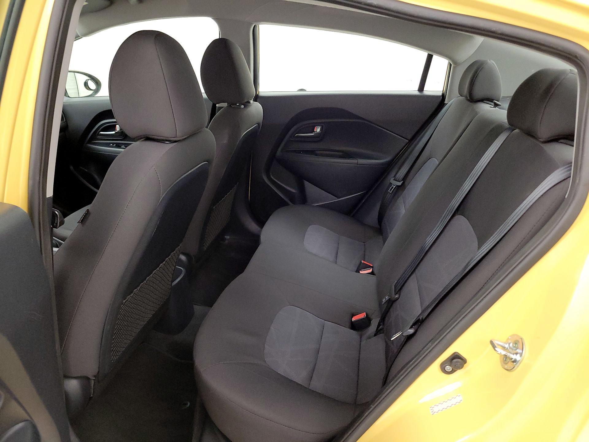 Thumbnail: 2016 Kia Rio - 18