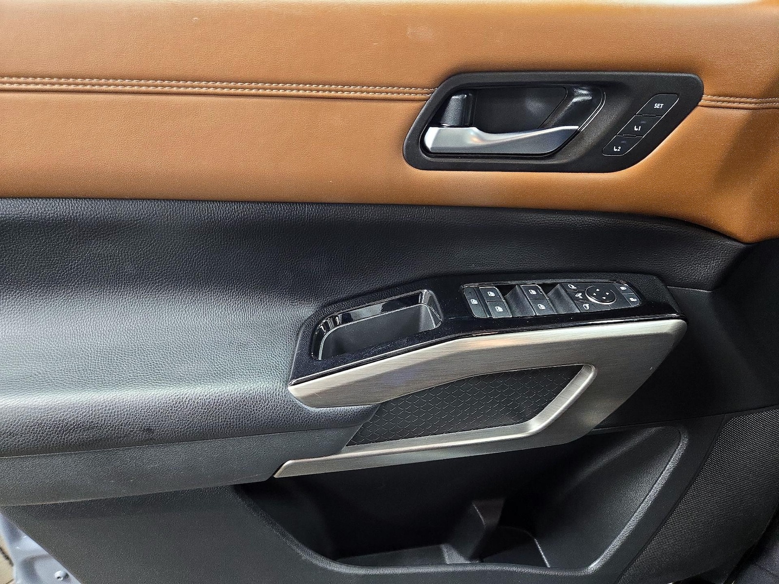 2024 Nissan Pathfinder Platinum - Photo 13