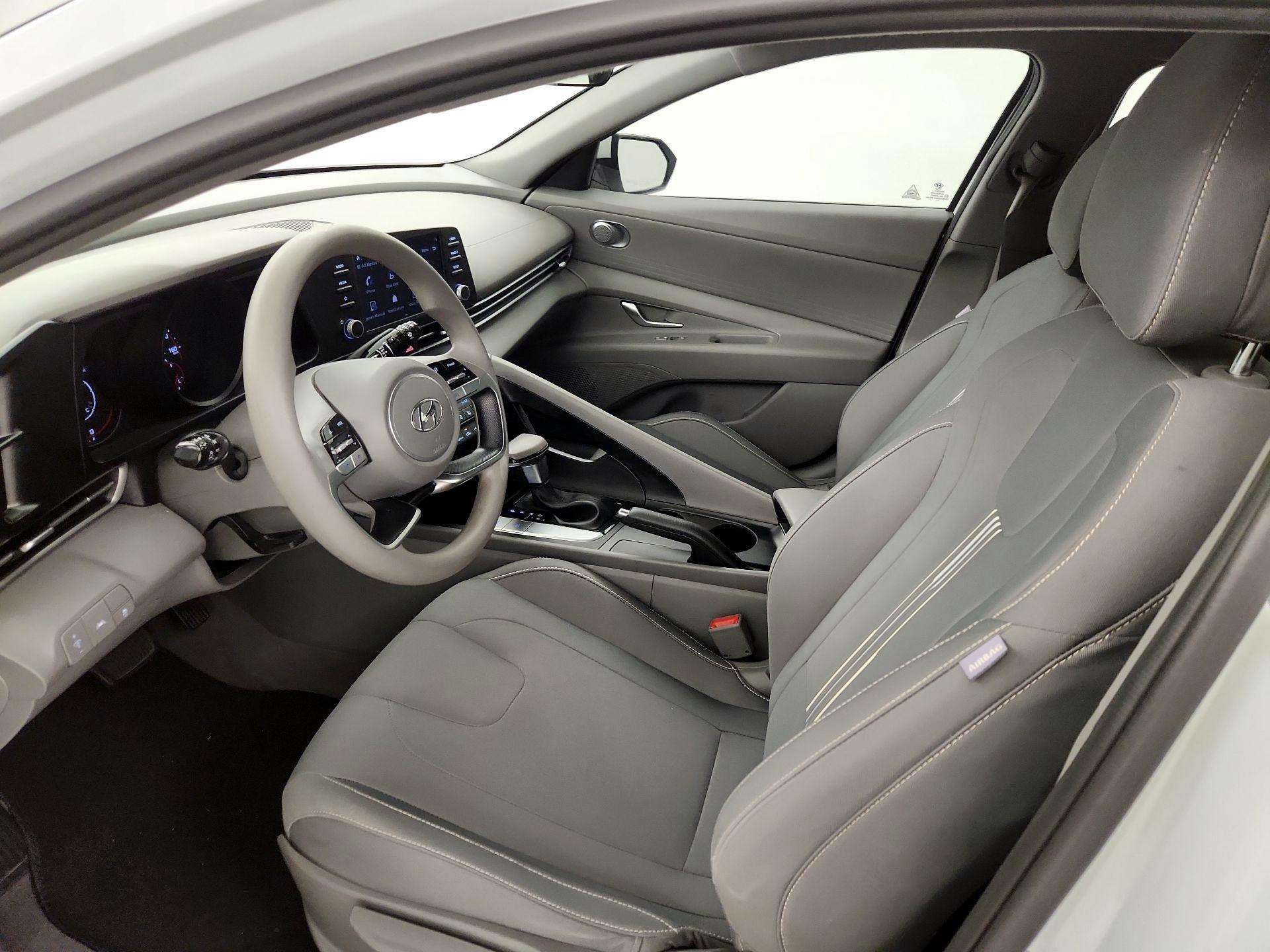 Thumbnail: 2022 Hyundai Elantra - 11