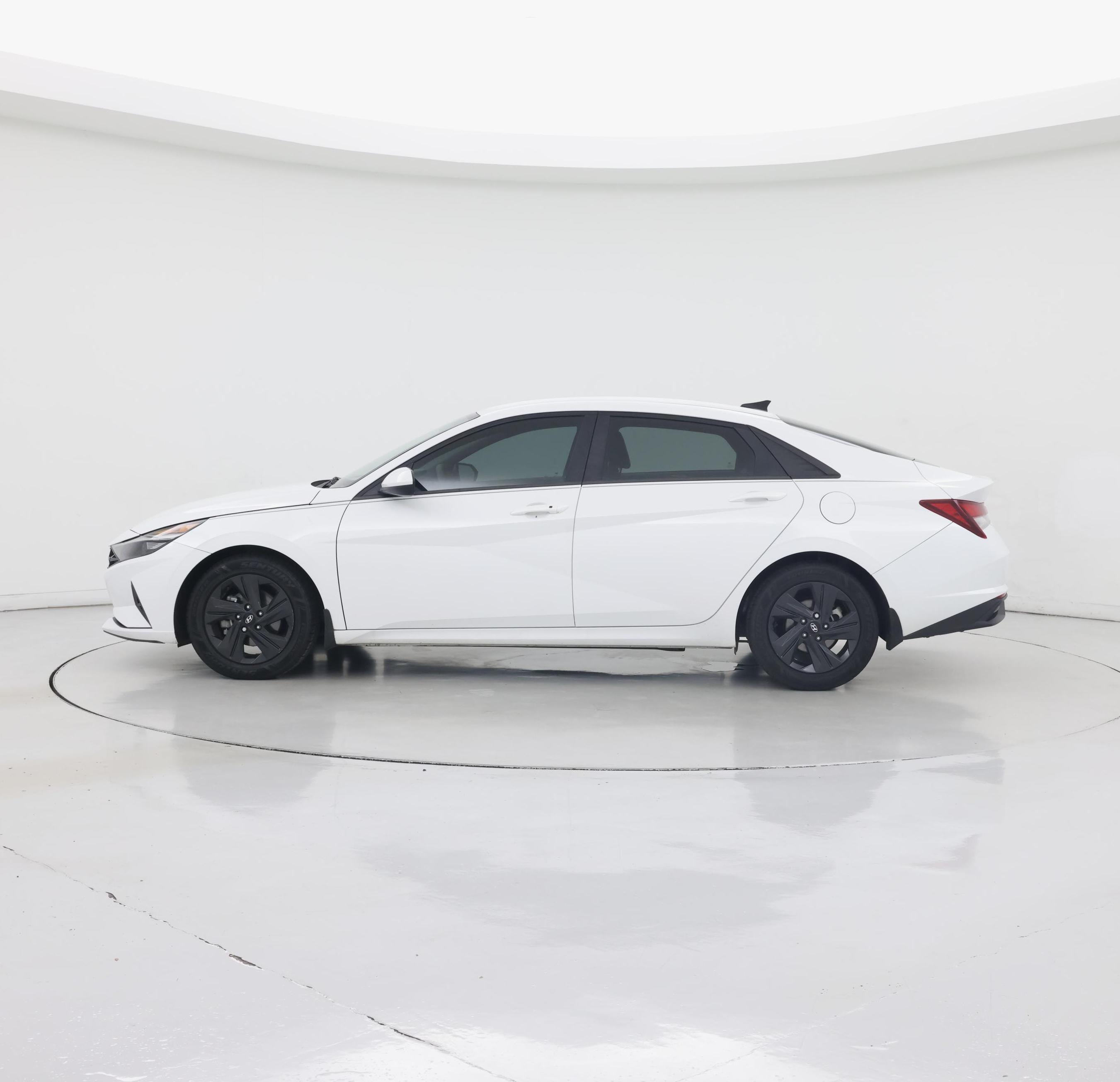 Thumbnail: 2022 Hyundai Elantra - 3