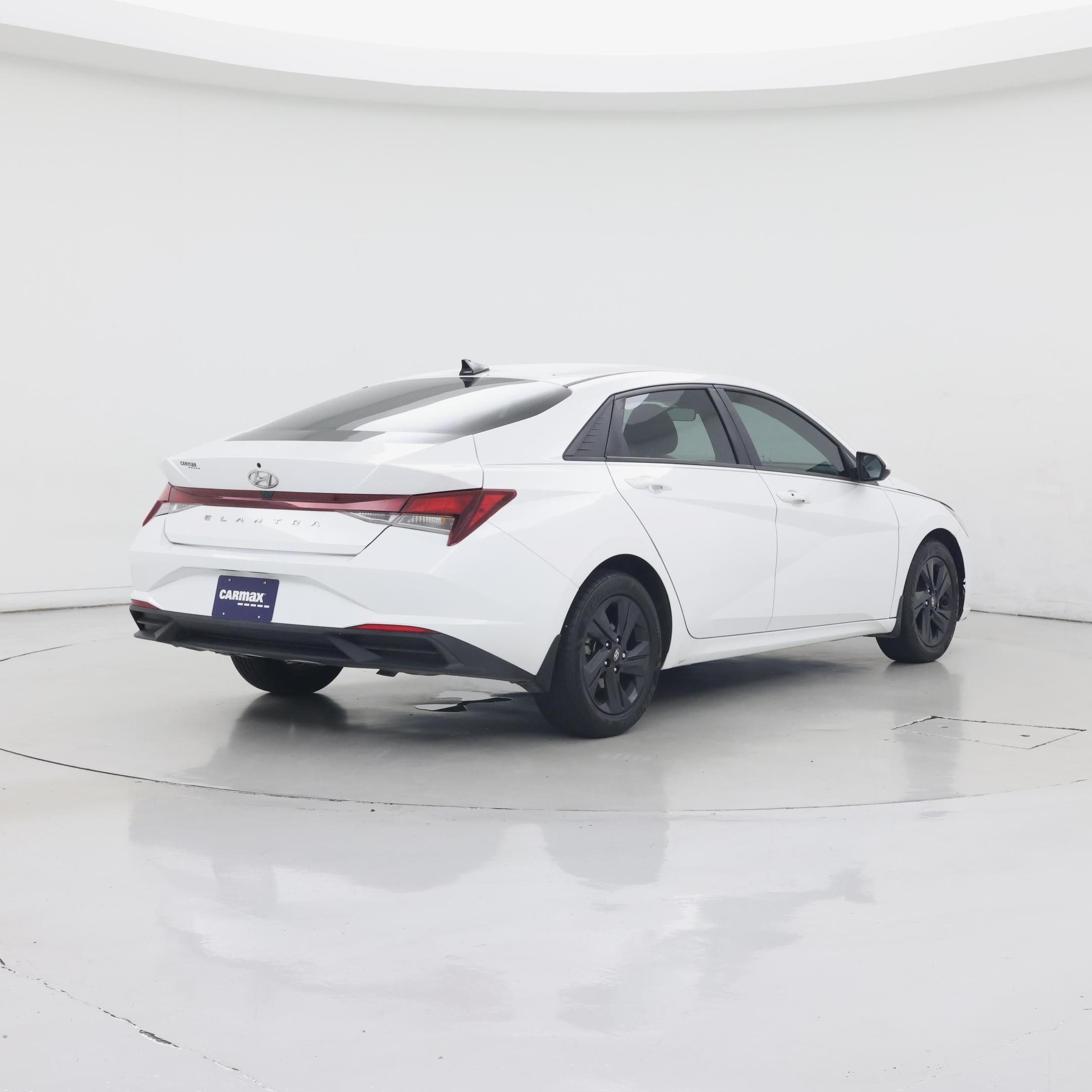 Thumbnail: 2022 Hyundai Elantra - 8
