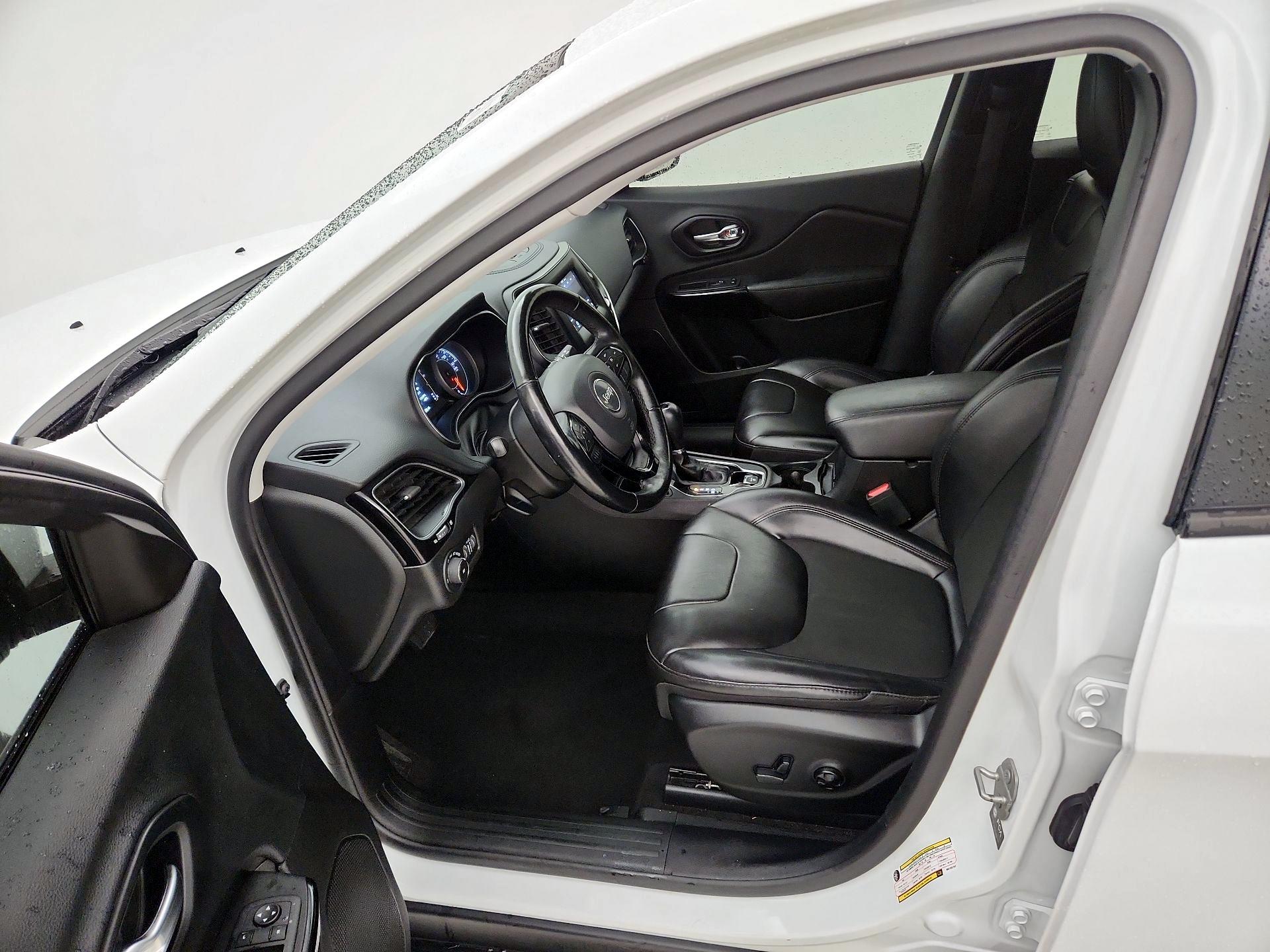 Thumbnail: 2021 Jeep Cherokee - 11