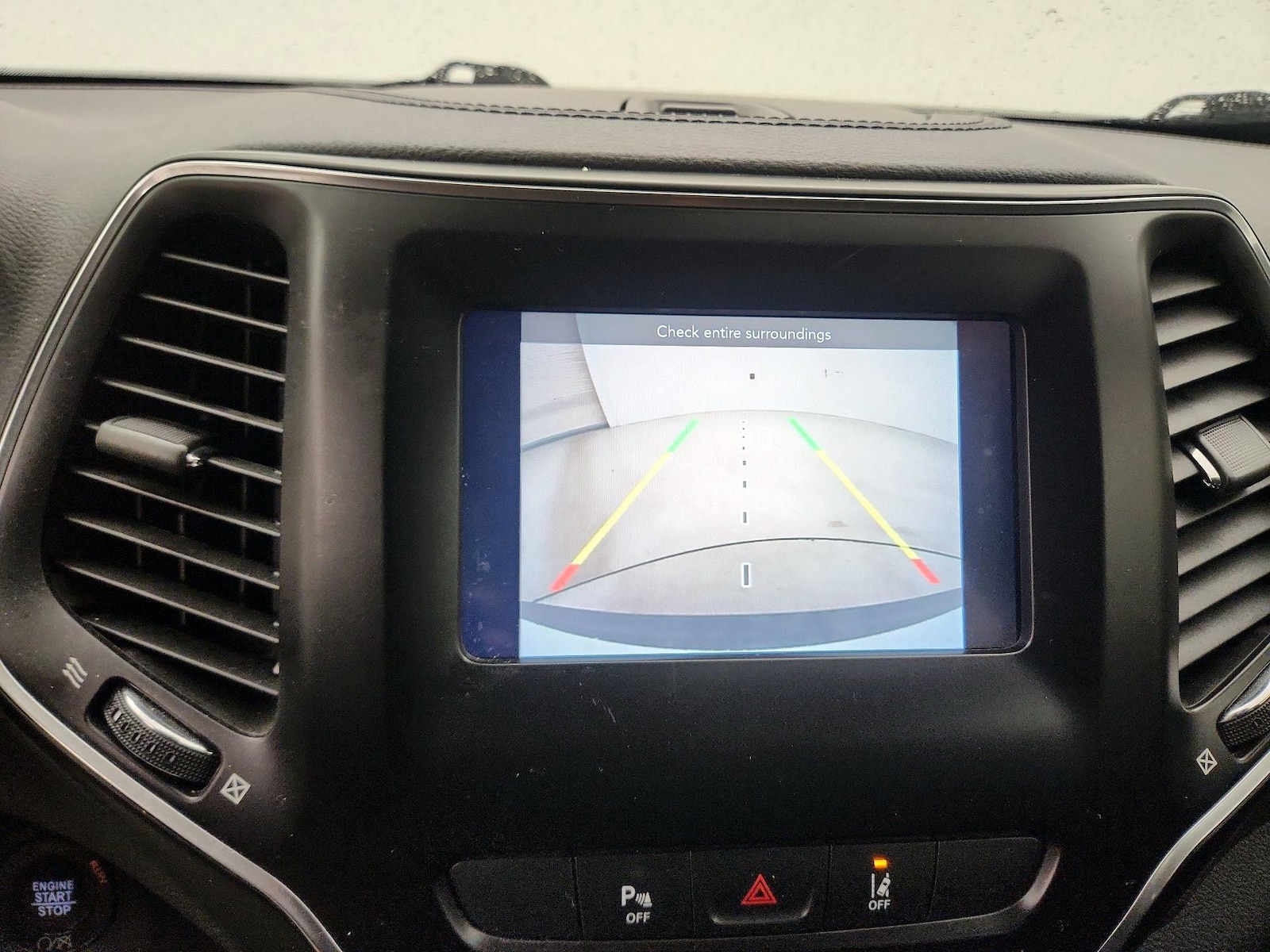 2021 Jeep Cherokee Altitude - Photo 15