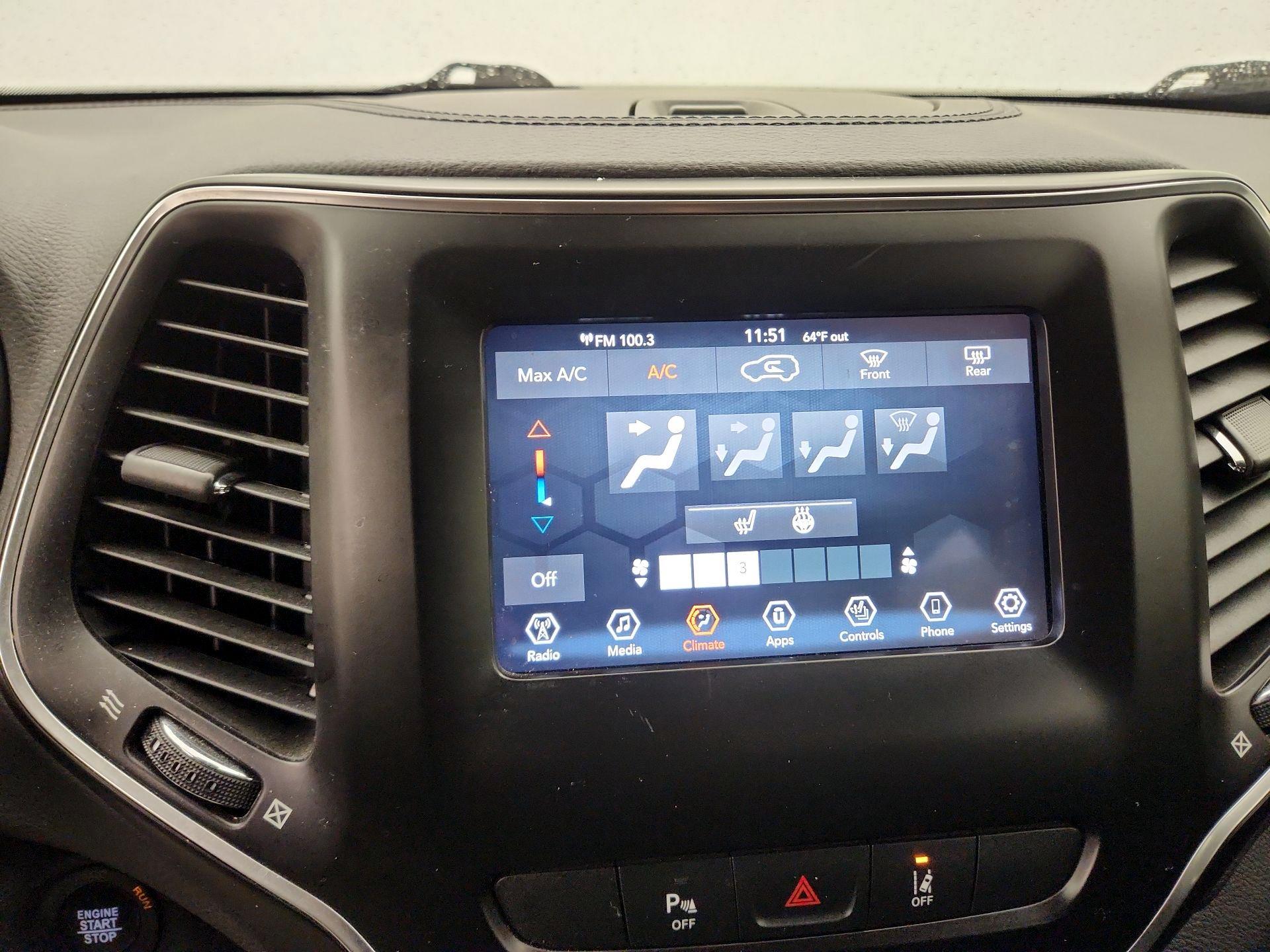 Thumbnail: 2021 Jeep Cherokee - 16