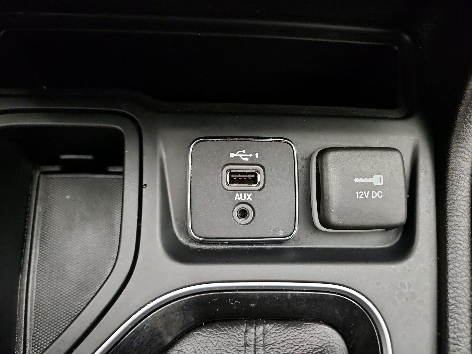 Thumbnail: 2021 Jeep Cherokee - 18