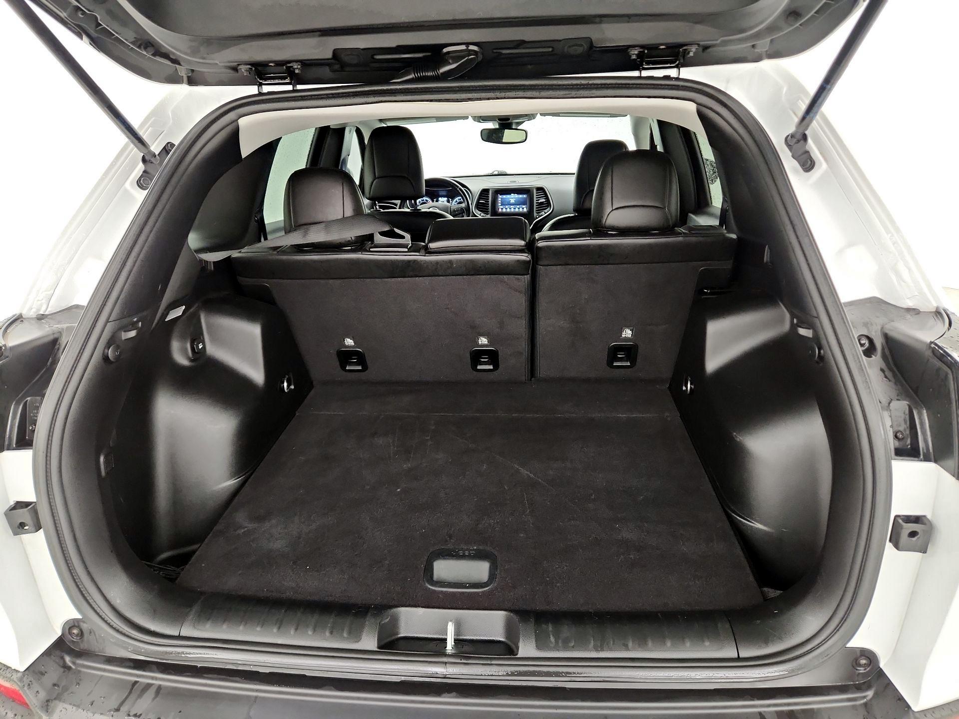 Thumbnail: 2021 Jeep Cherokee - 20