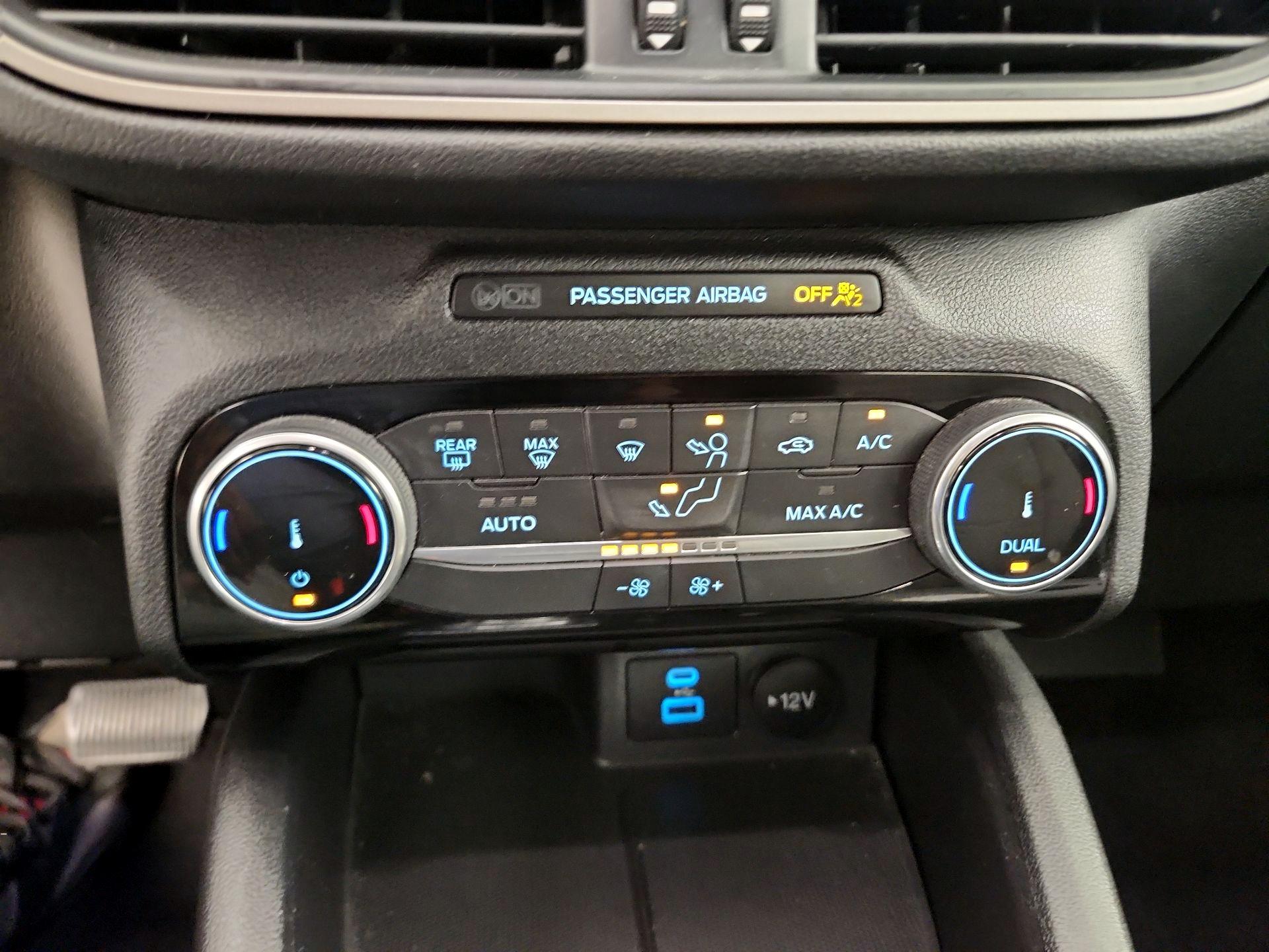 Thumbnail: 2022 Ford Escape - 16
