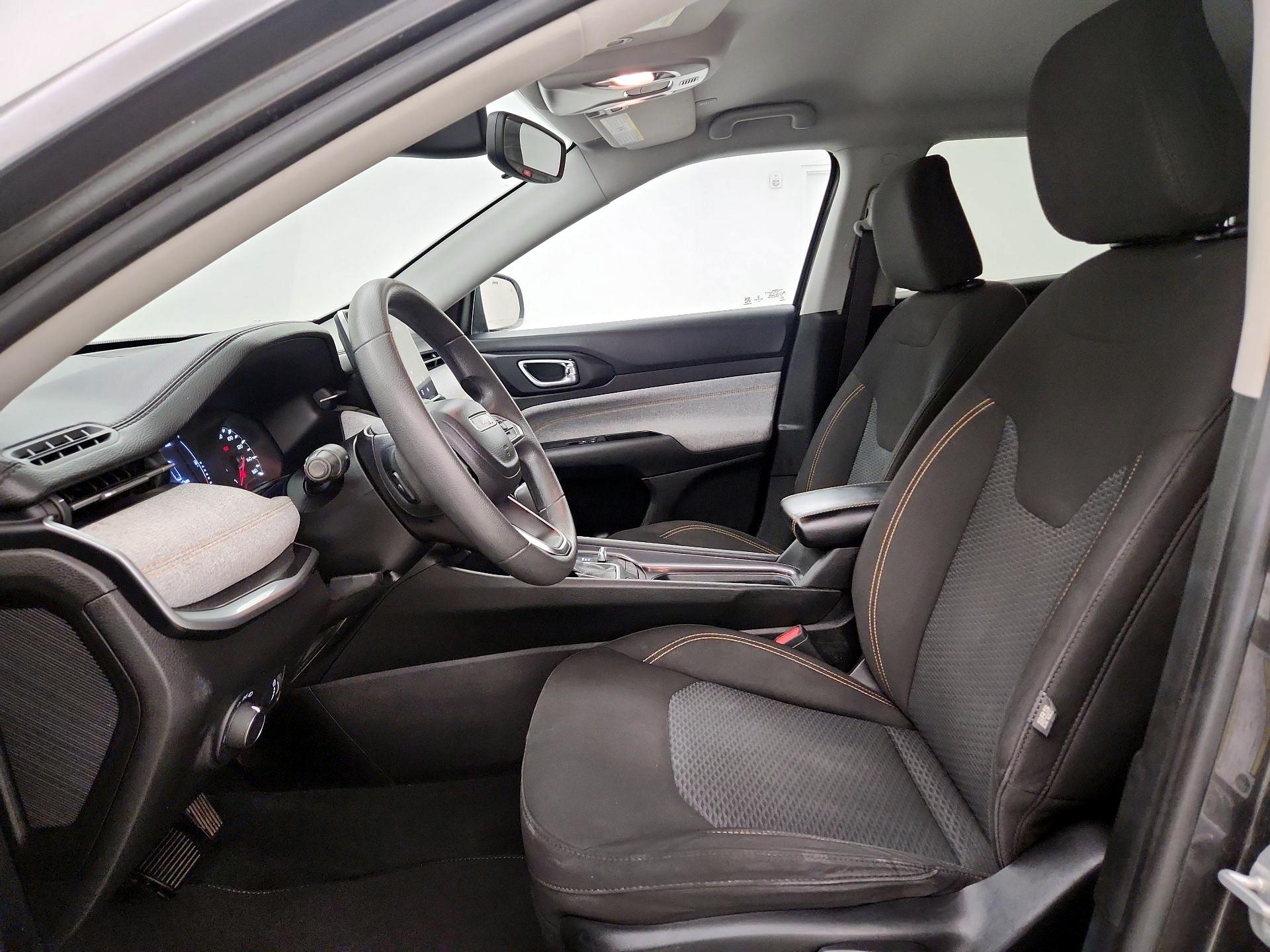 Thumbnail: 2022 Jeep Compass - 11