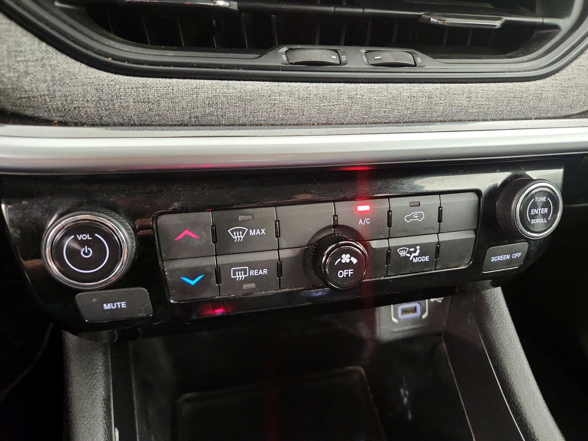 Thumbnail: 2022 Jeep Compass - 16