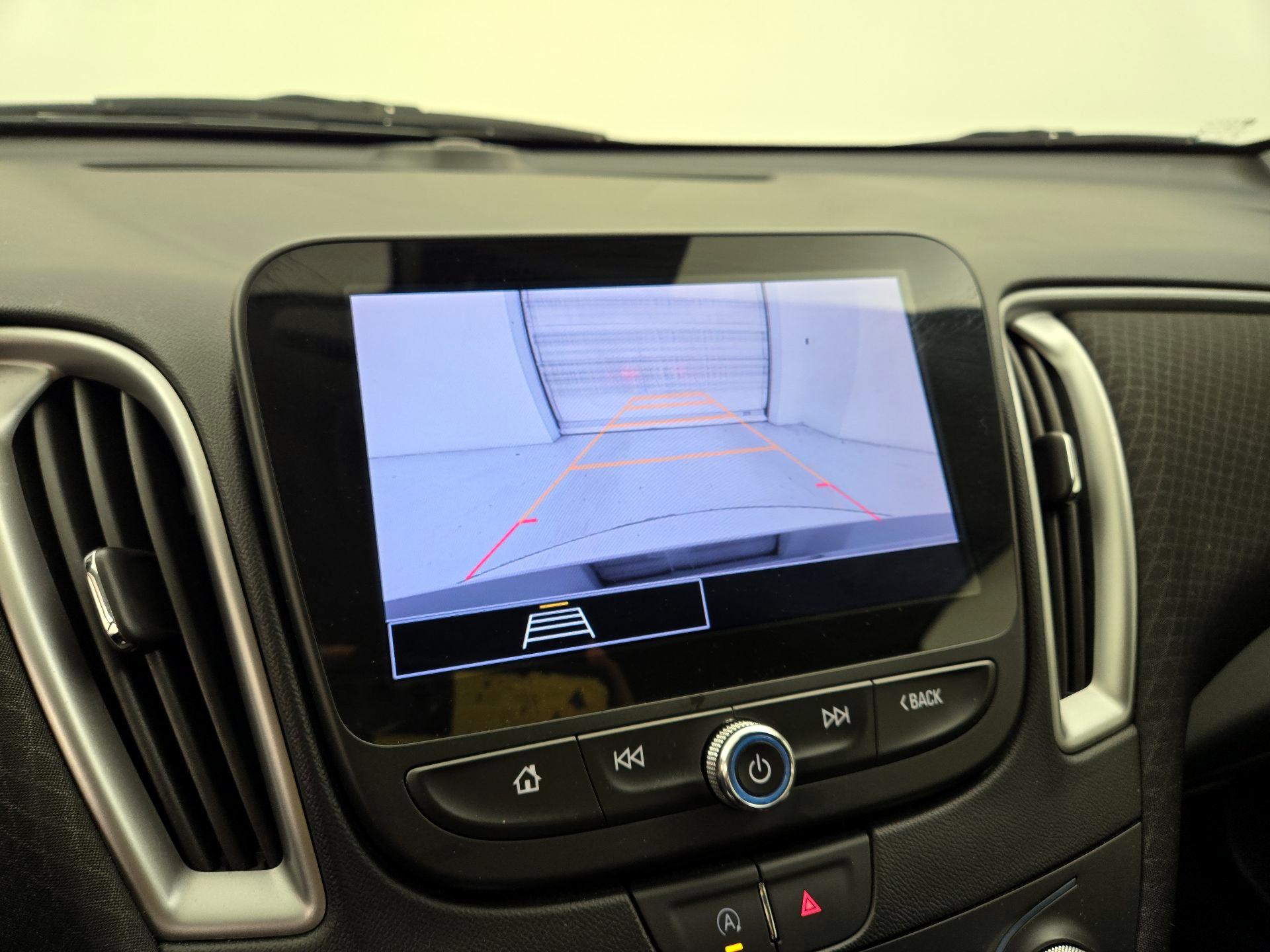 Thumbnail: 2023 Chevrolet Malibu - 14