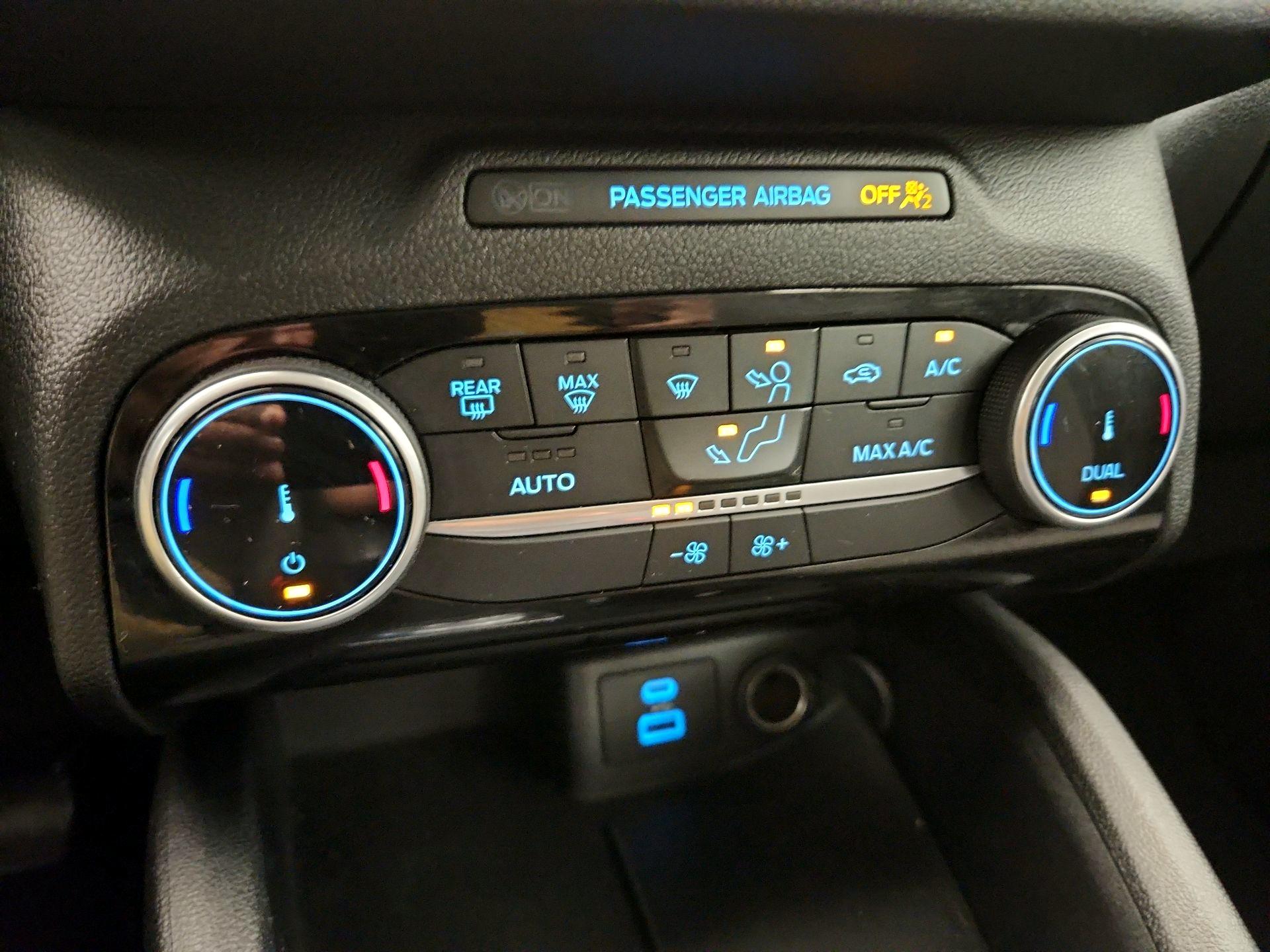 Thumbnail: 2022 Ford Escape - 16