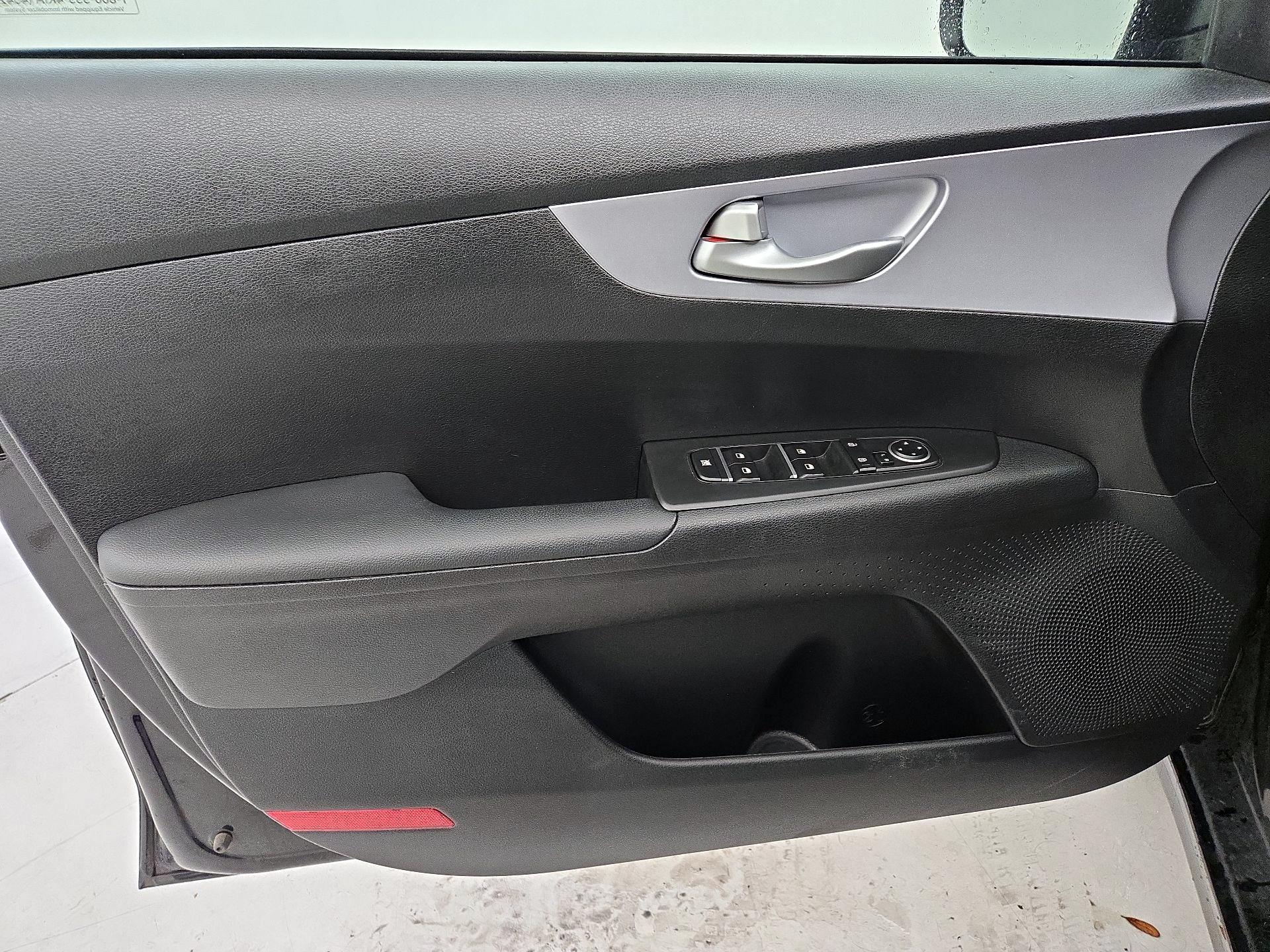 Thumbnail: 2024 Kia Forte - 12