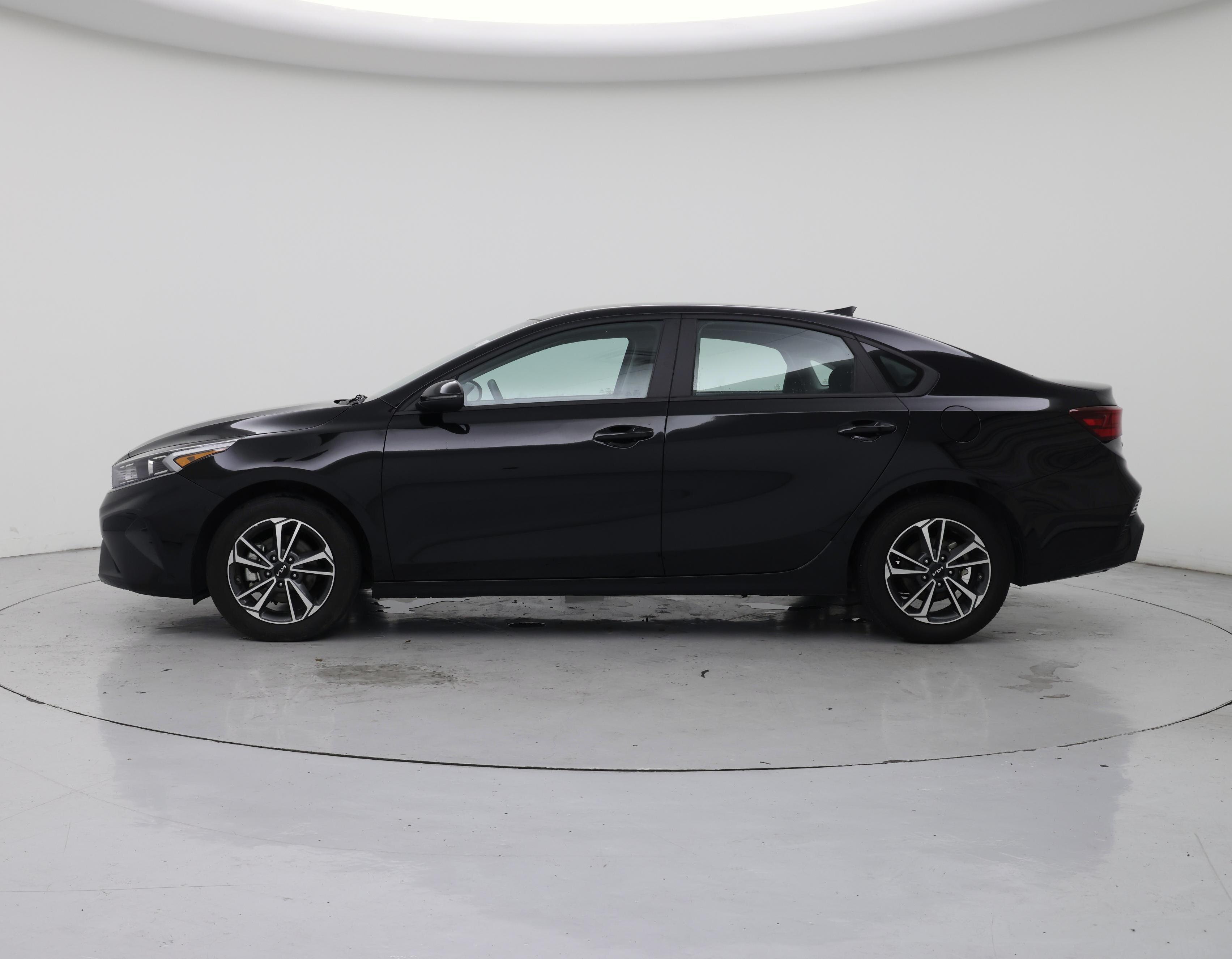 Thumbnail: 2024 Kia Forte - 3
