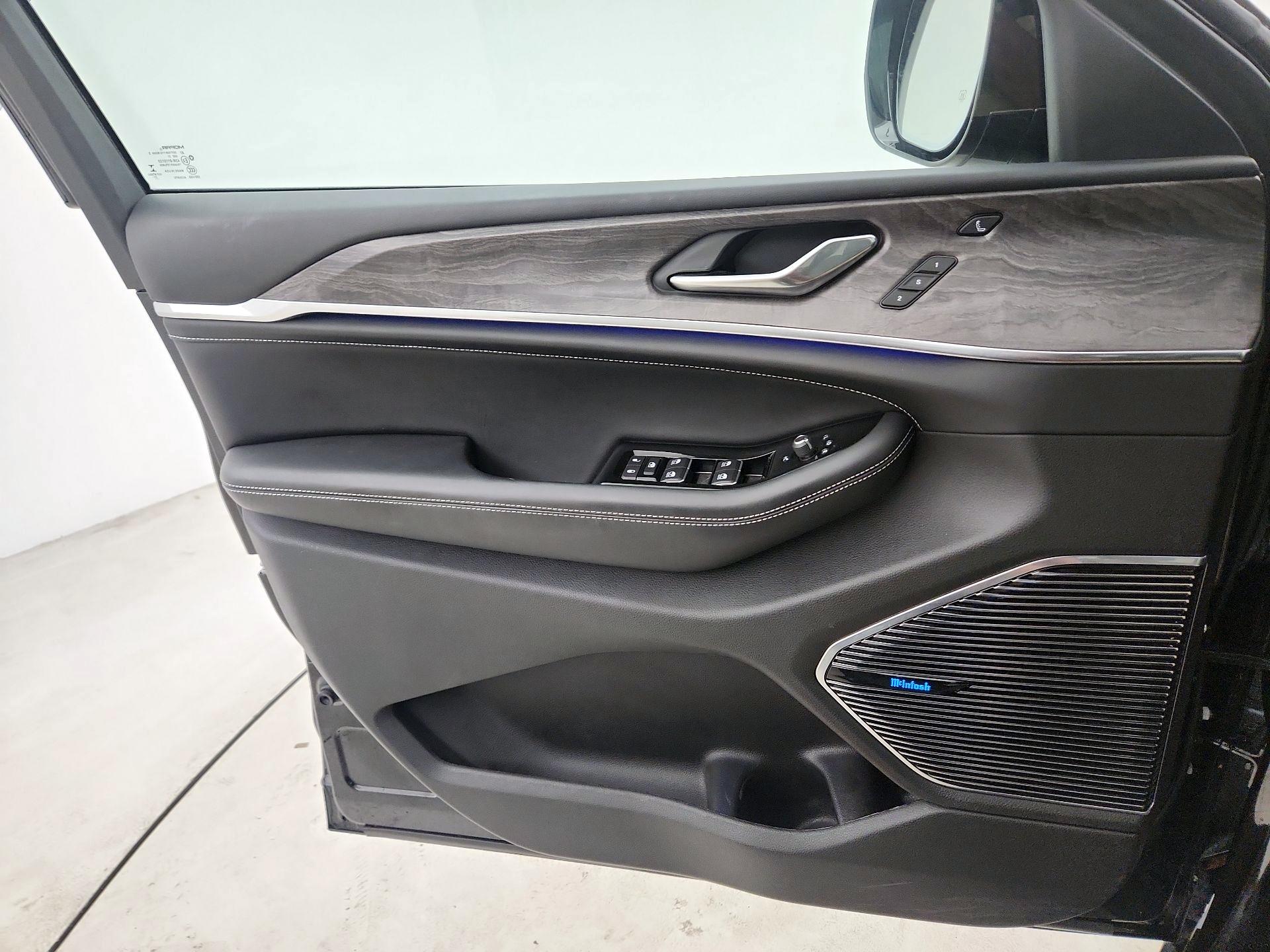 Thumbnail: 2021 Jeep Grand Cherokee L - 10