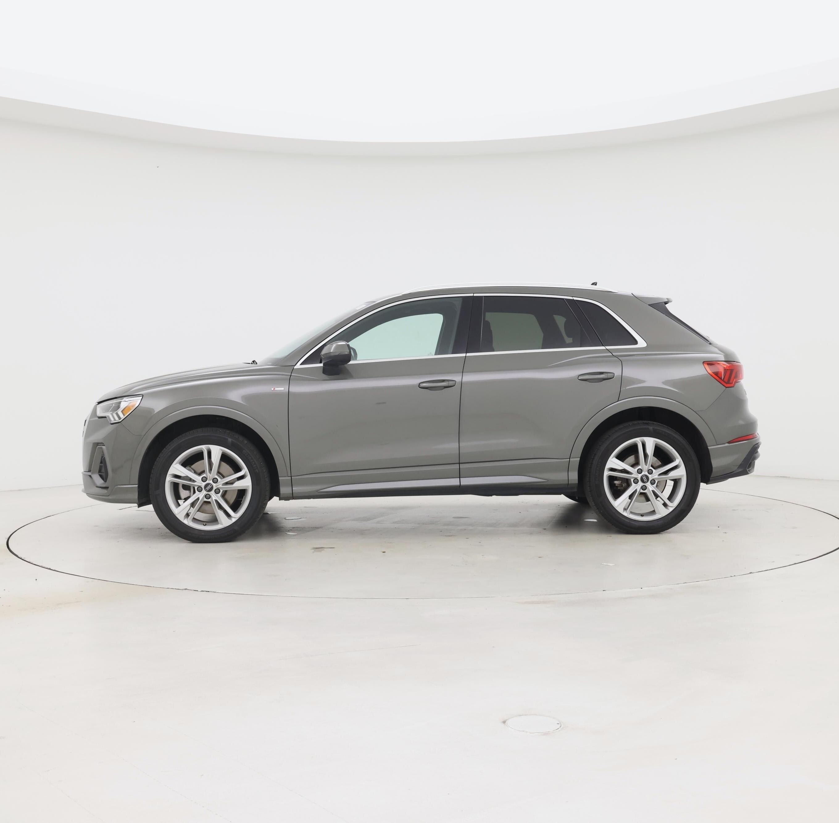 Thumbnail: 2022 Audi Q3 - 3