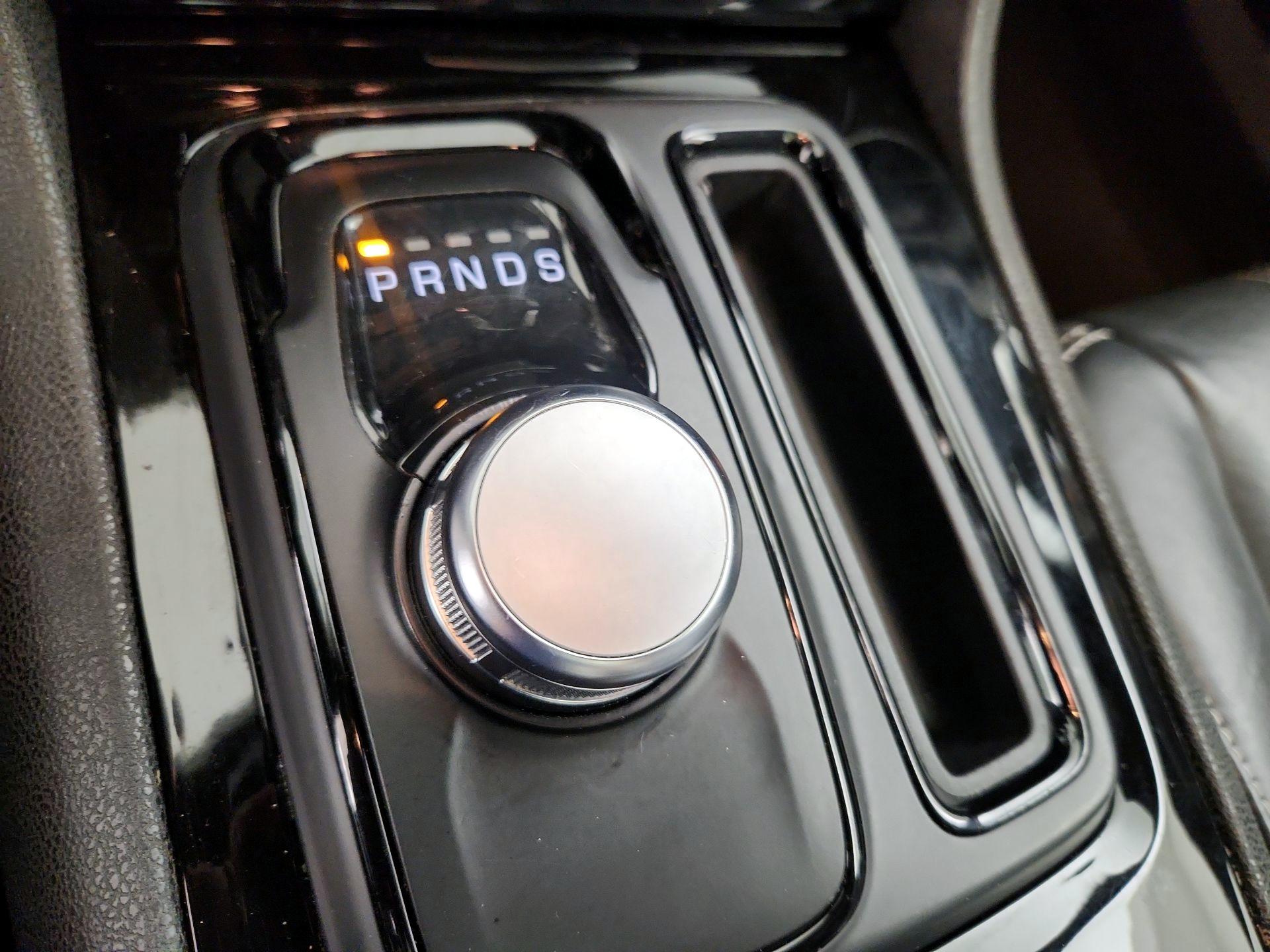 Thumbnail: 2023 Chrysler 300 - 18