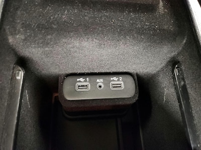 USB/AUX Ports