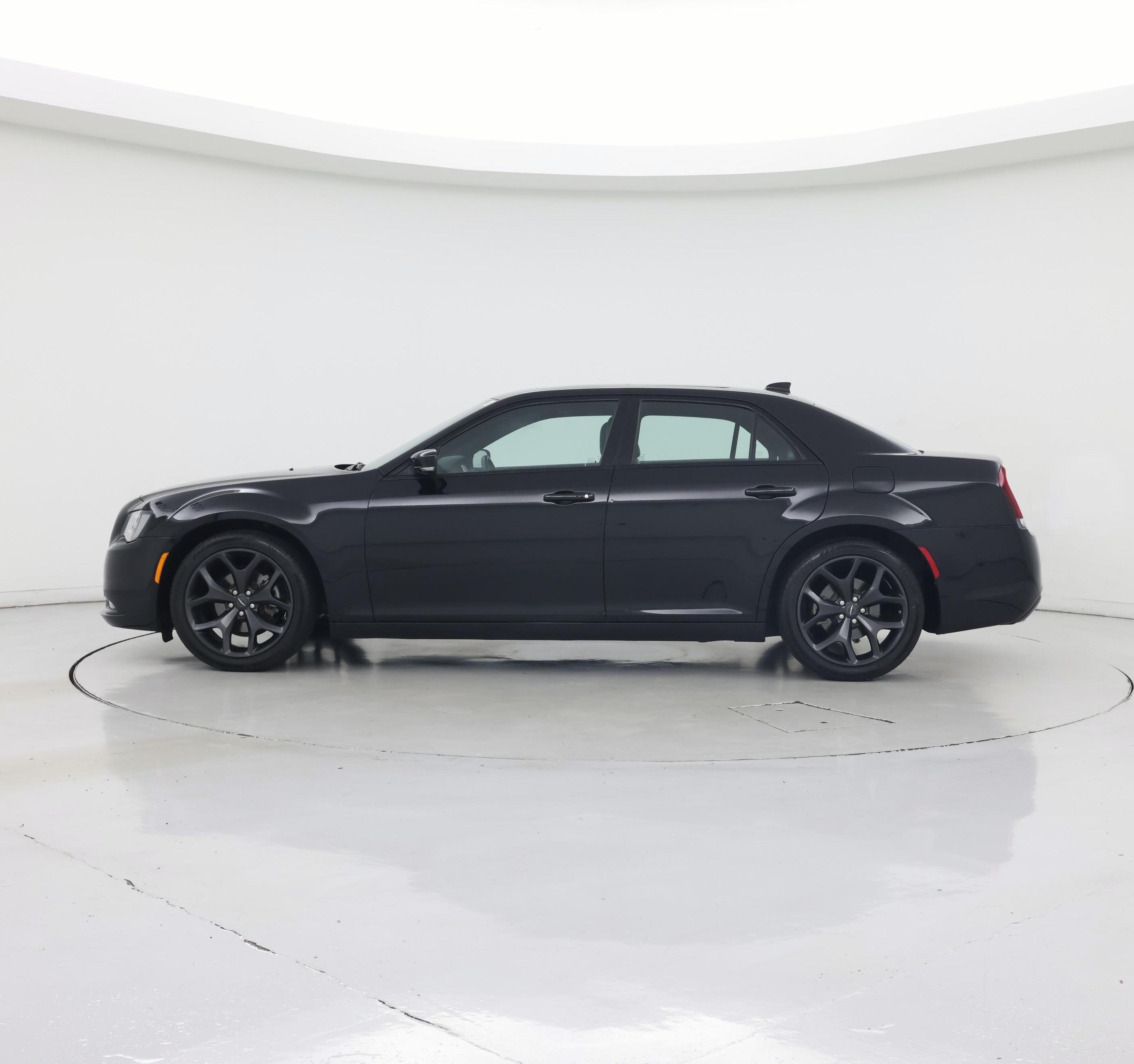 Thumbnail: 2023 Chrysler 300 - 3