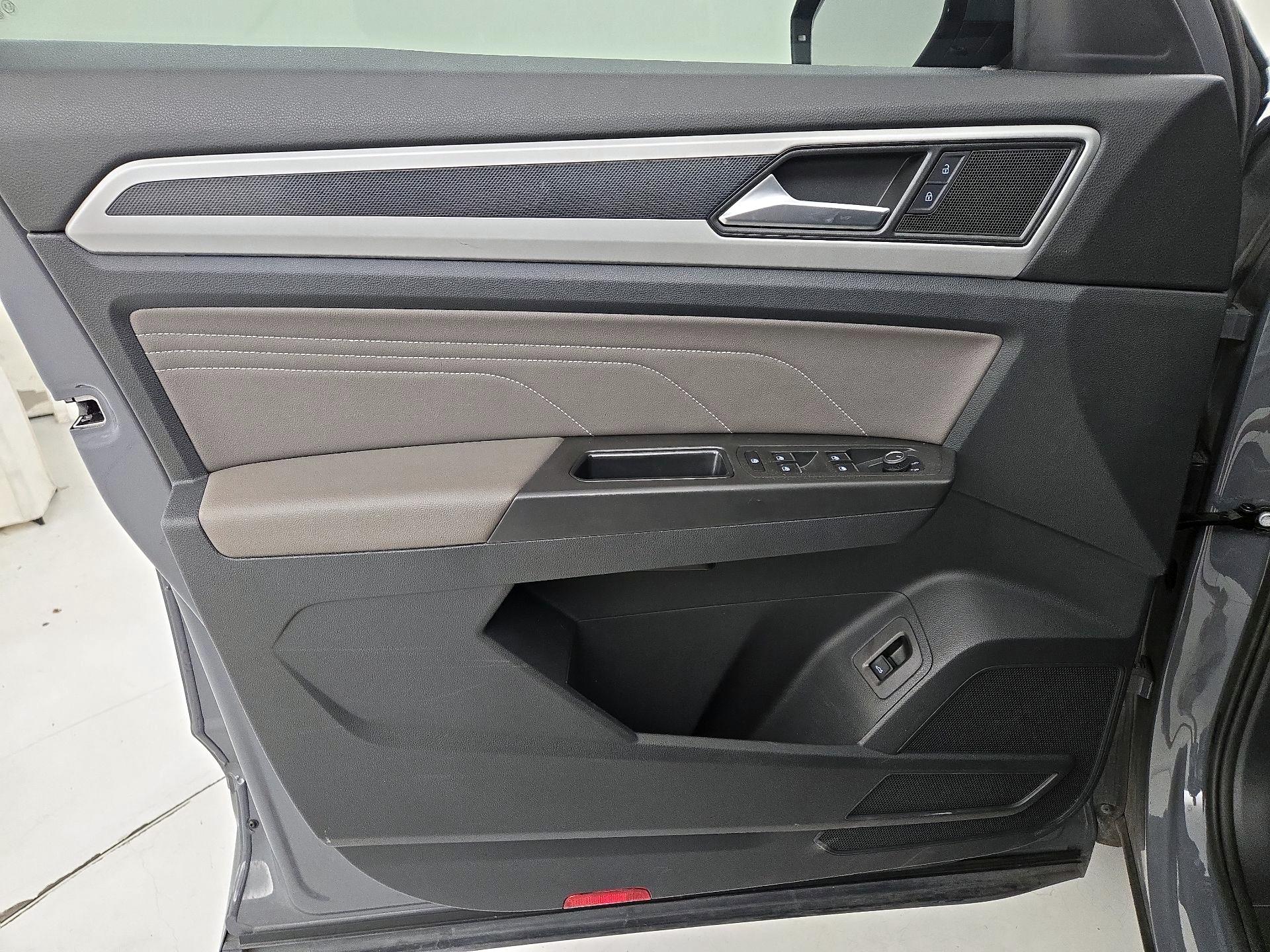 Thumbnail: 2022 Volkswagen Atlas - 12