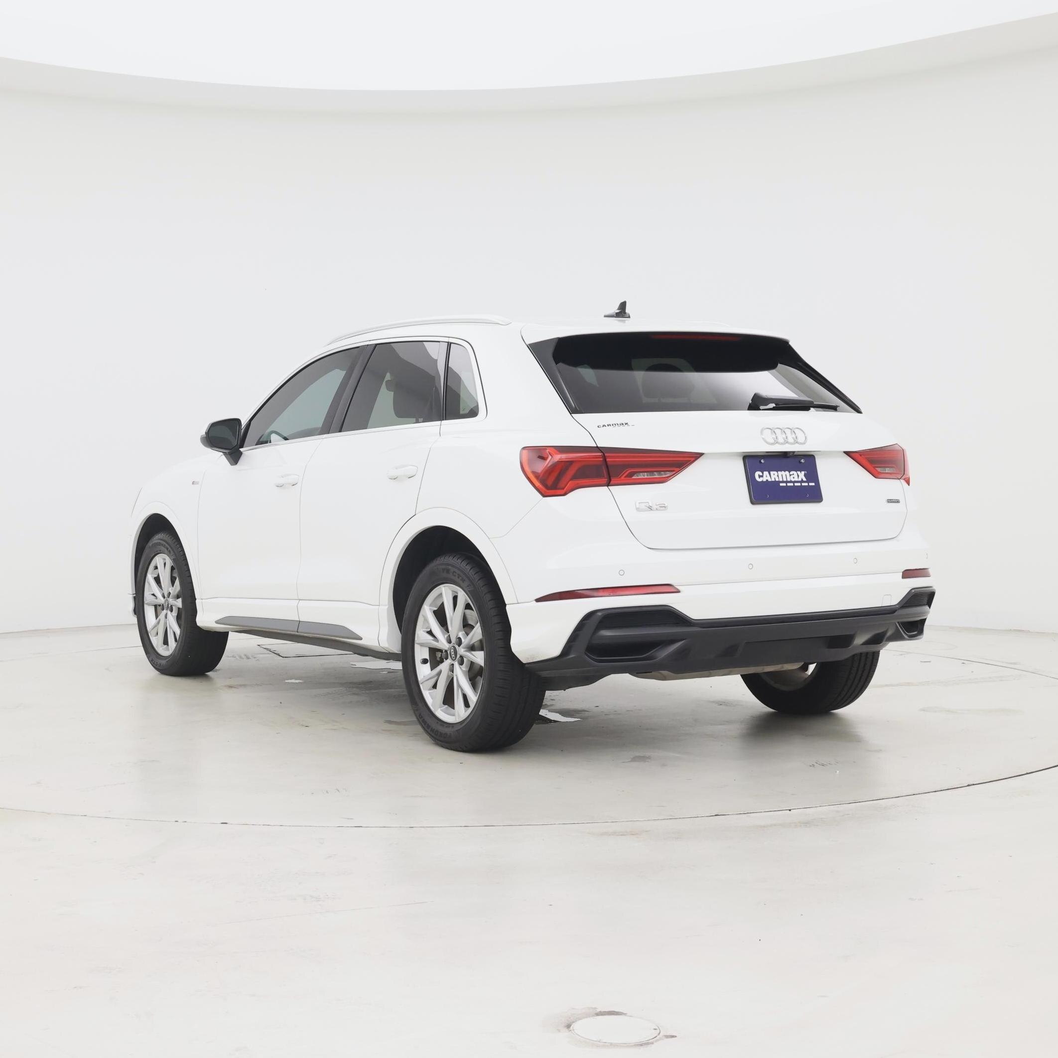 Thumbnail: 2022 Audi Q3 - 2
