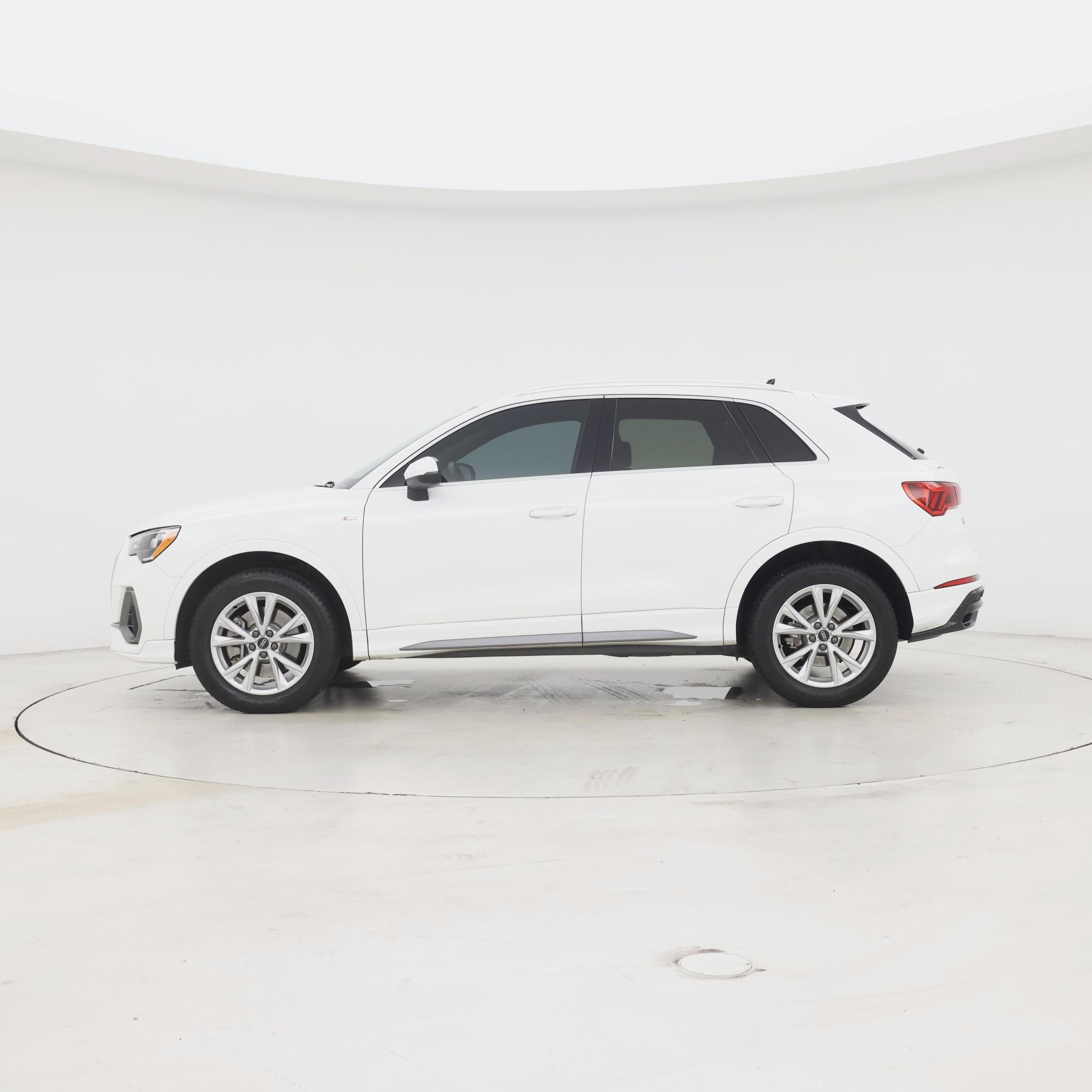 Thumbnail: 2022 Audi Q3 - 3