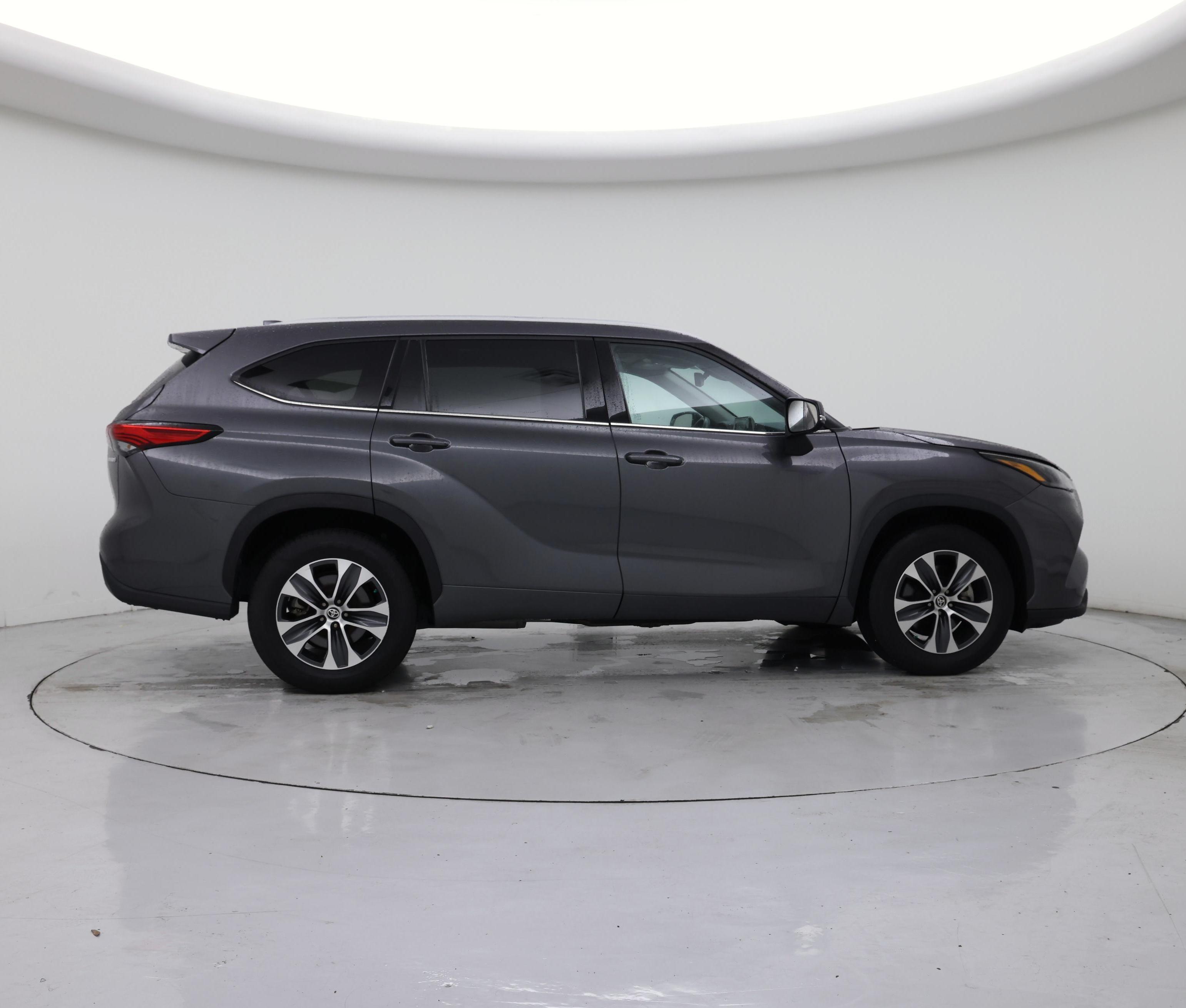 Thumbnail: 2022 Toyota Highlander - 7