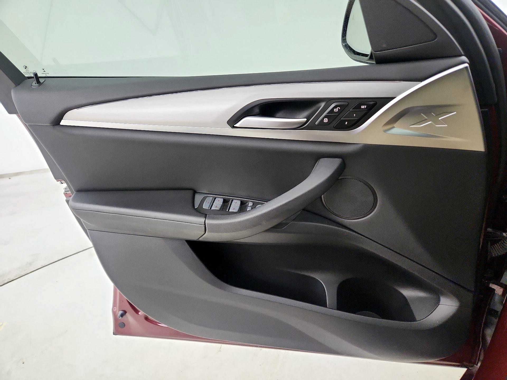 Thumbnail: 2023 BMW X4 - 12