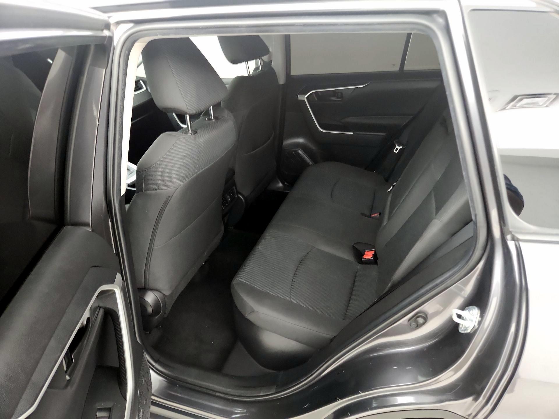 Thumbnail: 2022 Toyota RAV4 - 19