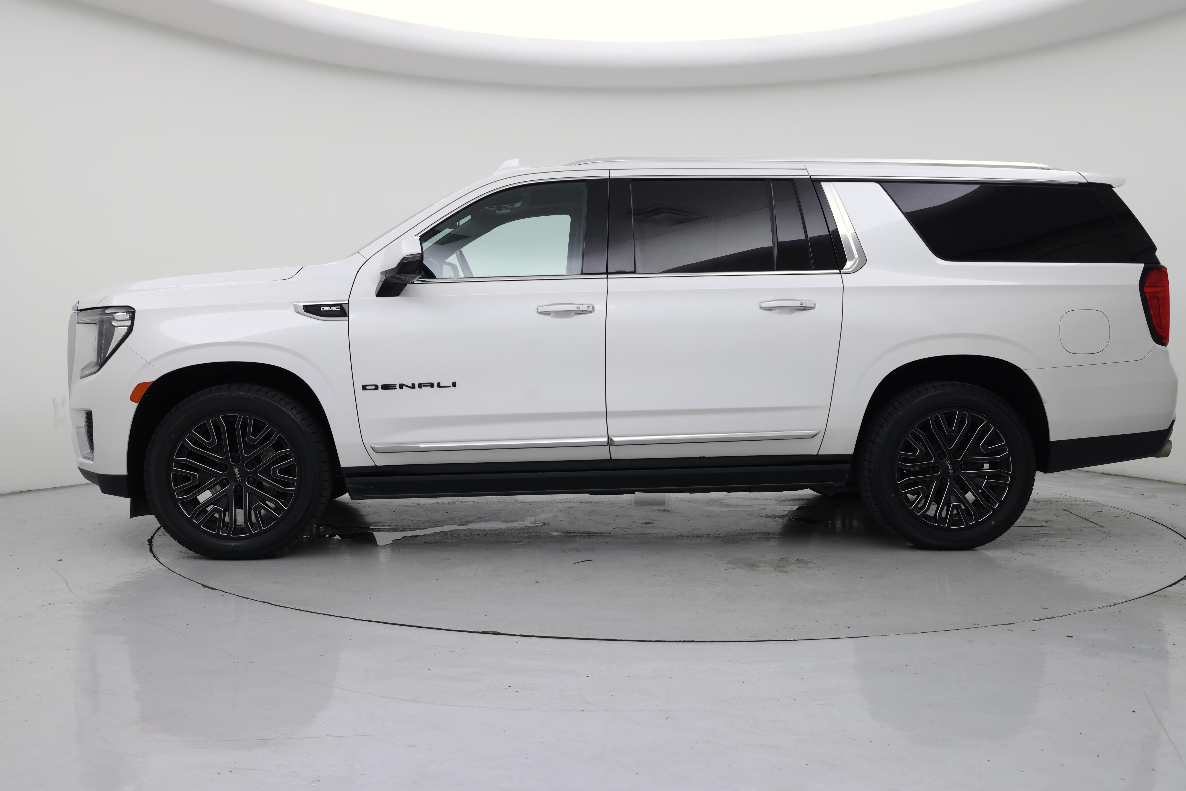 Thumbnail: 2022 GMC Yukon XL - 3