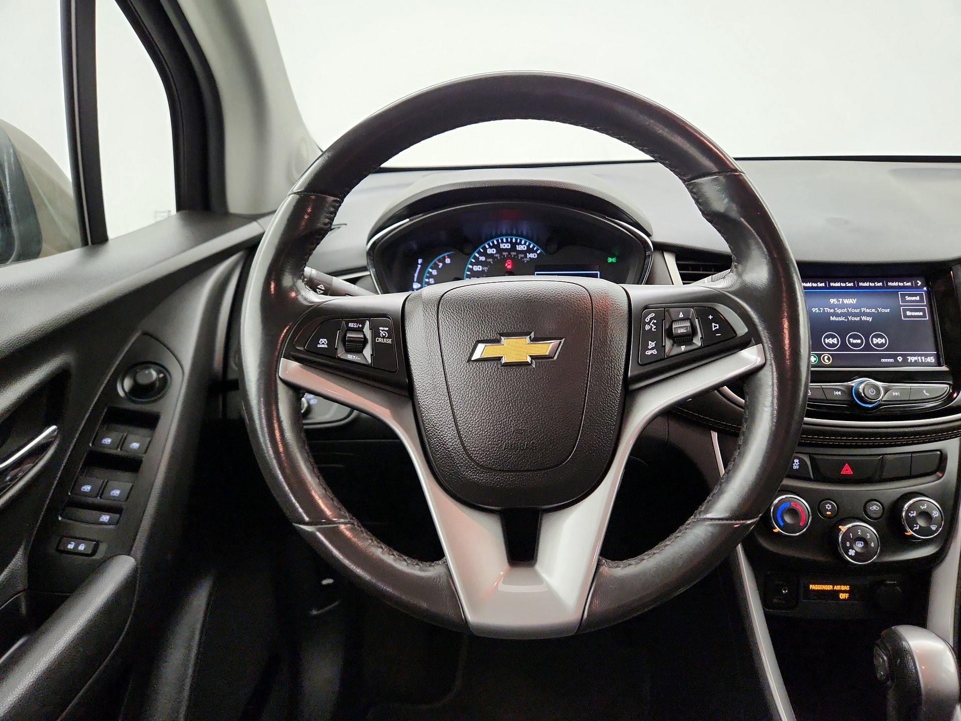 Thumbnail: 2022 Chevrolet Trax - 10