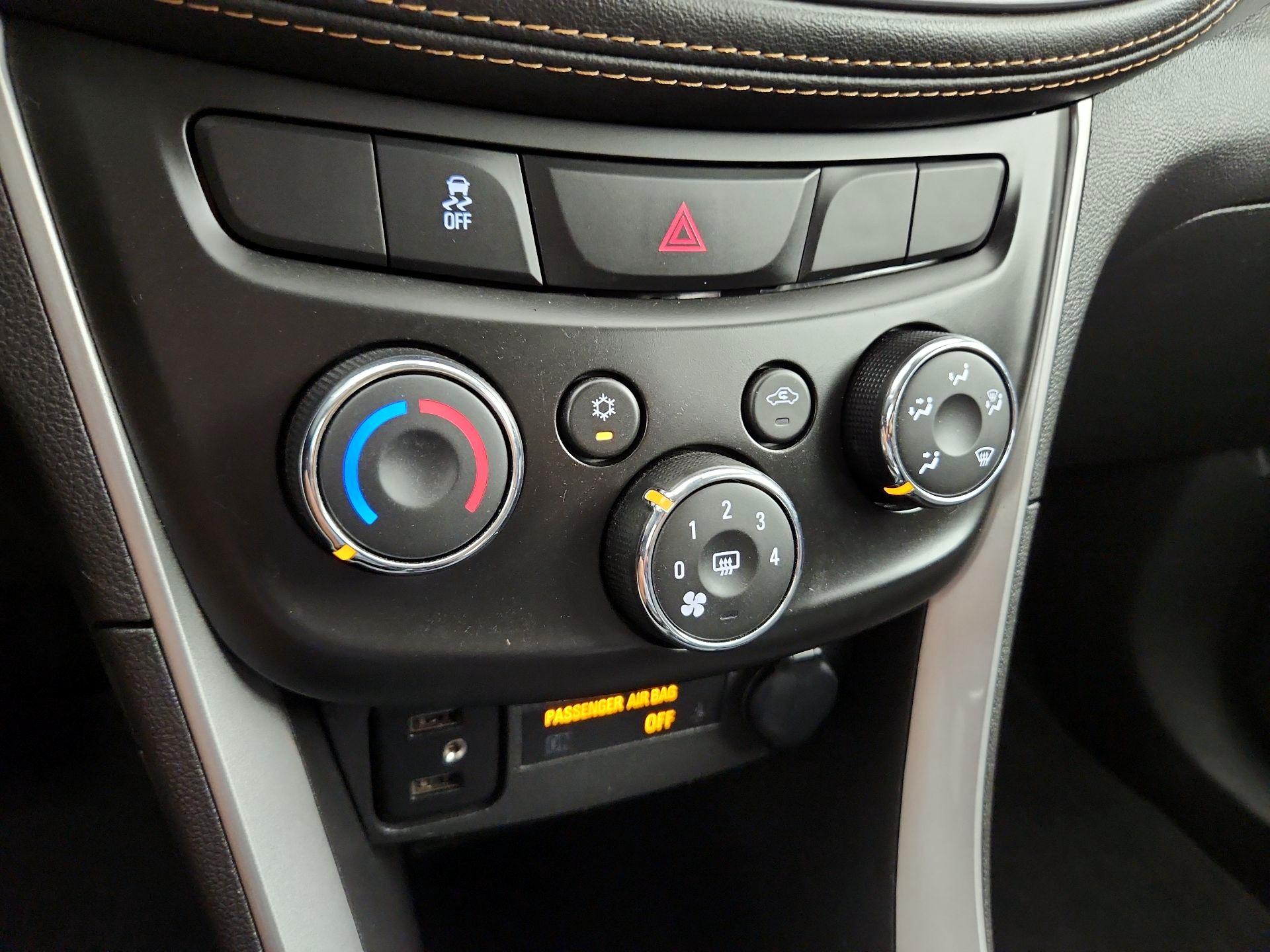 Thumbnail: 2022 Chevrolet Trax - 16