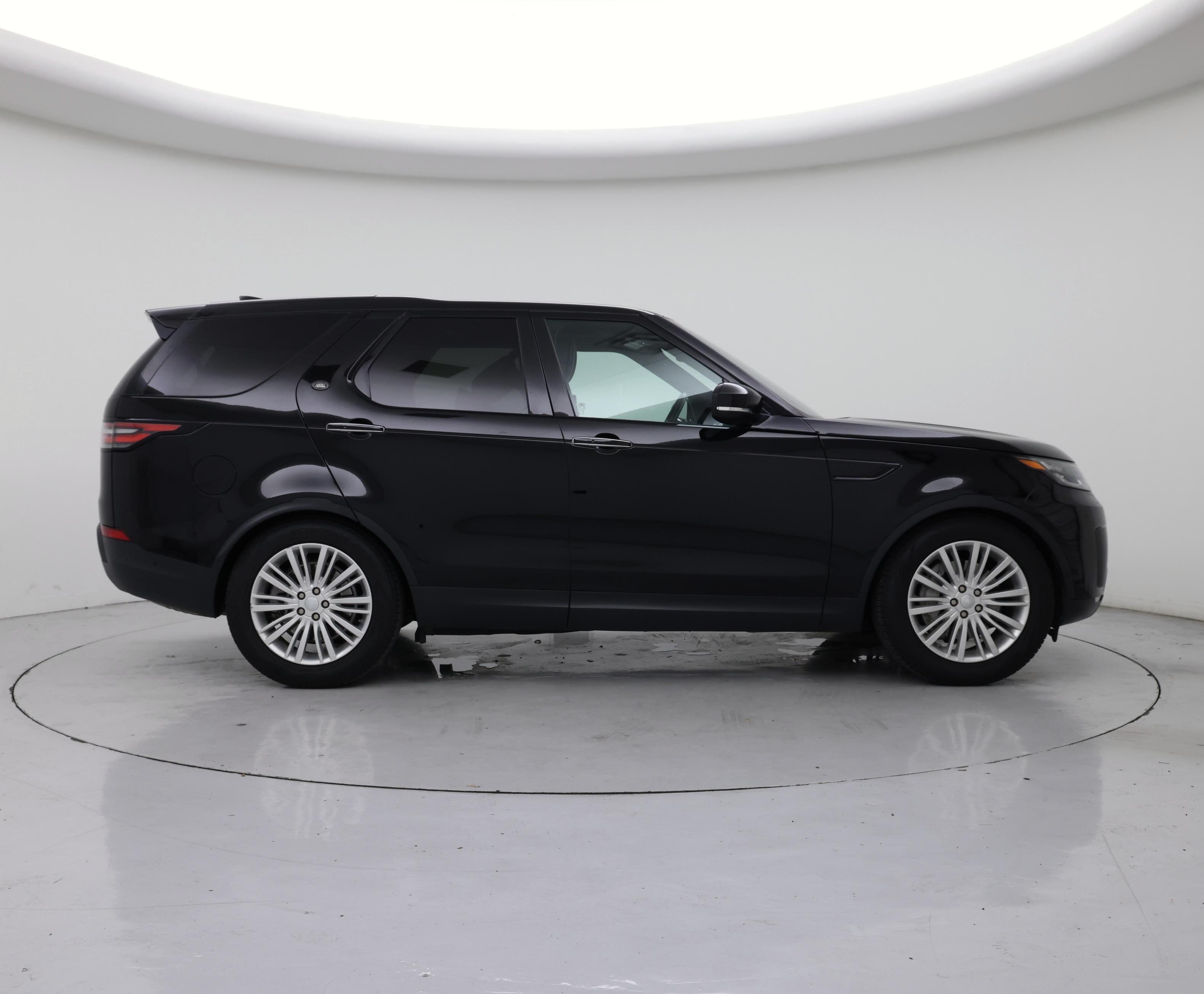 Thumbnail: 2020 Land Rover Discovery - 7