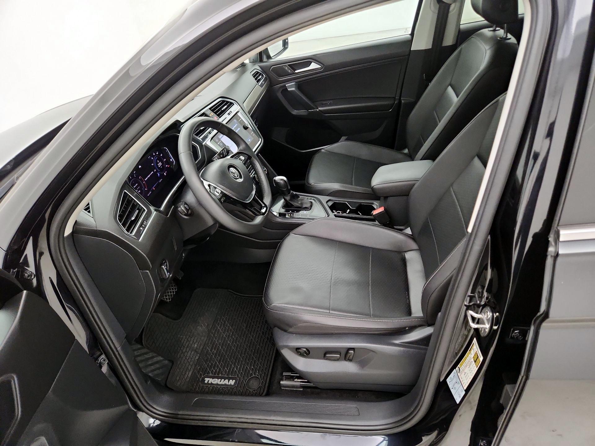 Thumbnail: 2020 Volkswagen Tiguan - 11