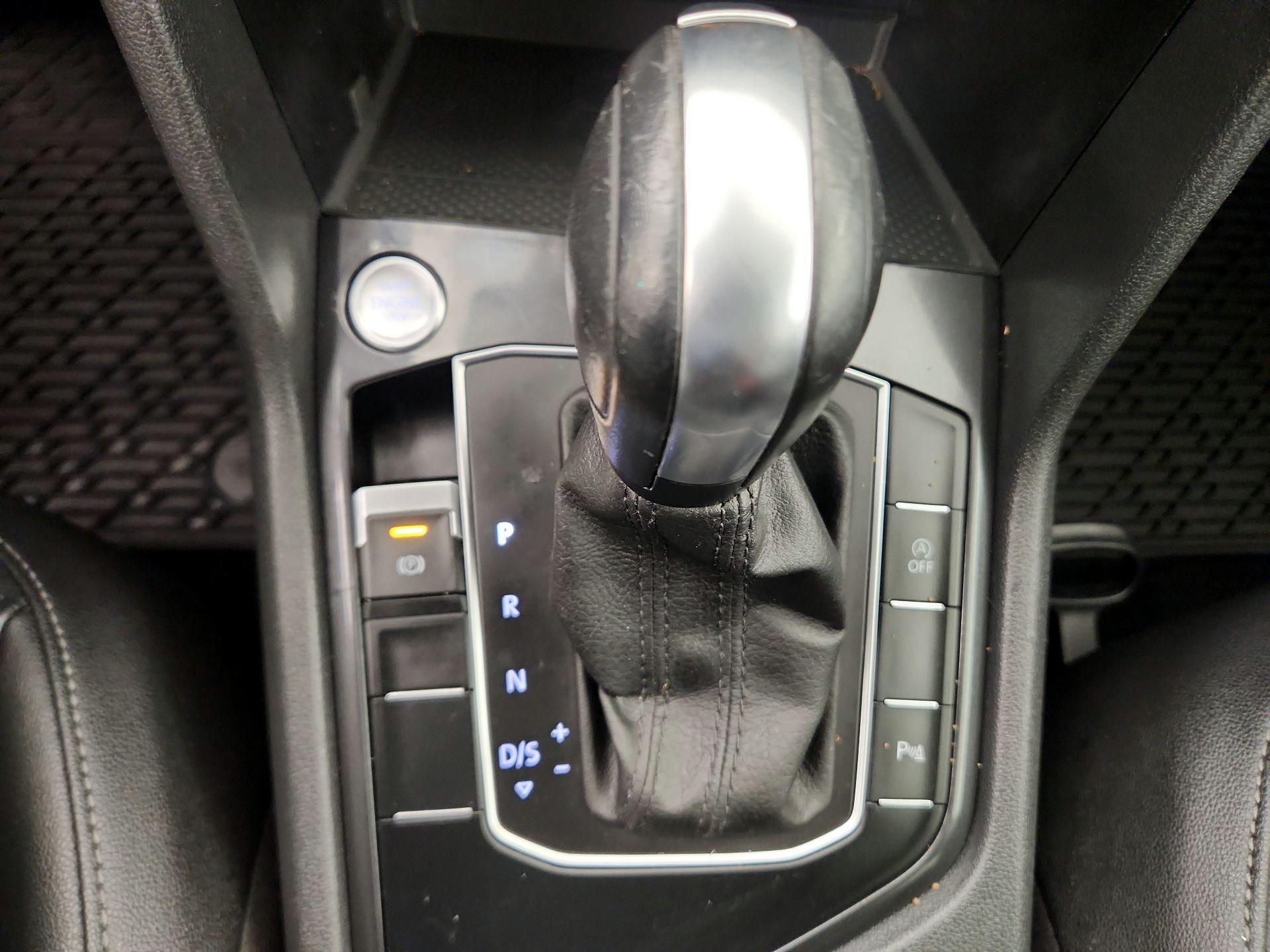 Thumbnail: 2020 Volkswagen Tiguan - 18