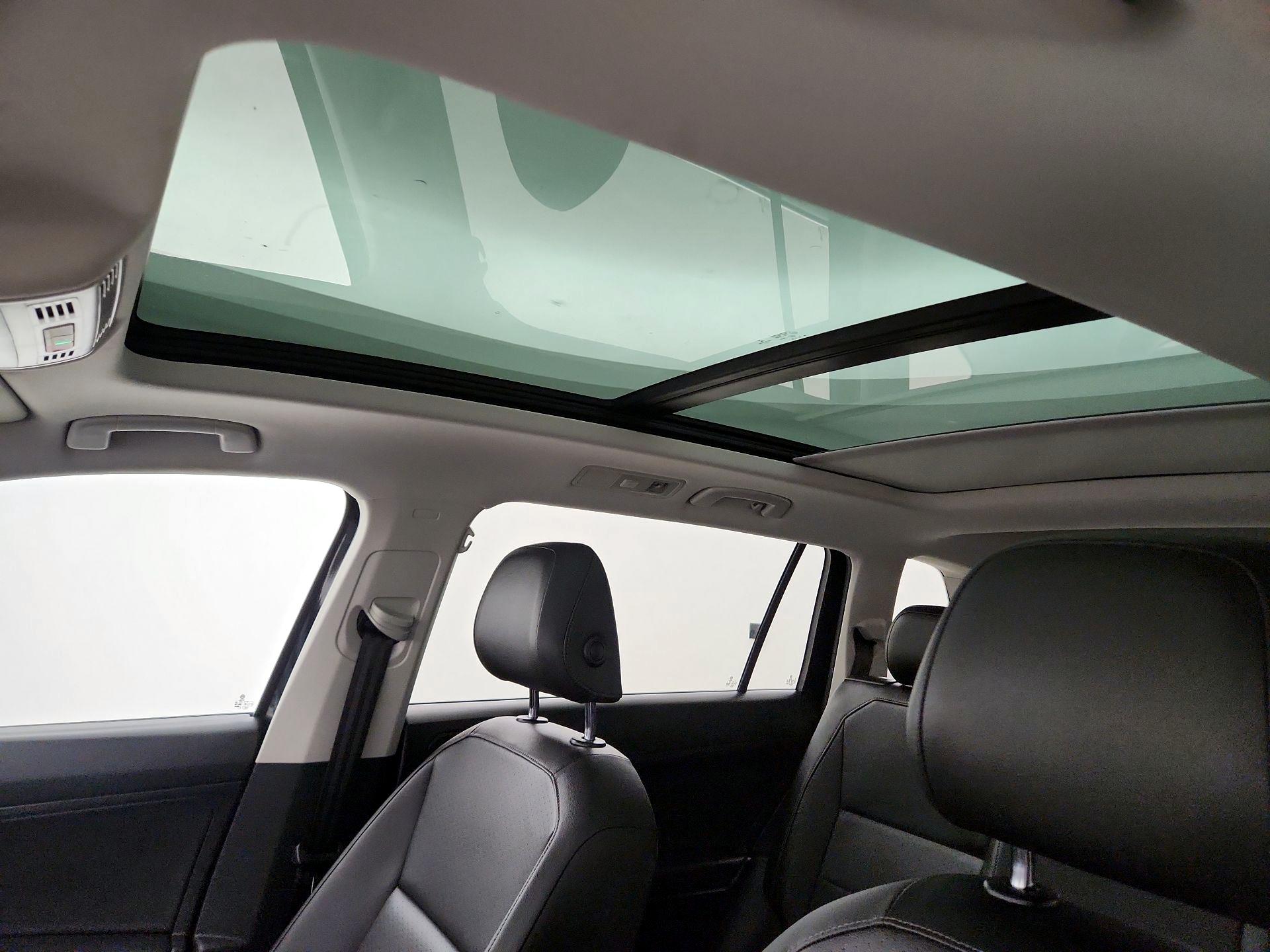 Thumbnail: 2020 Volkswagen Tiguan - 20