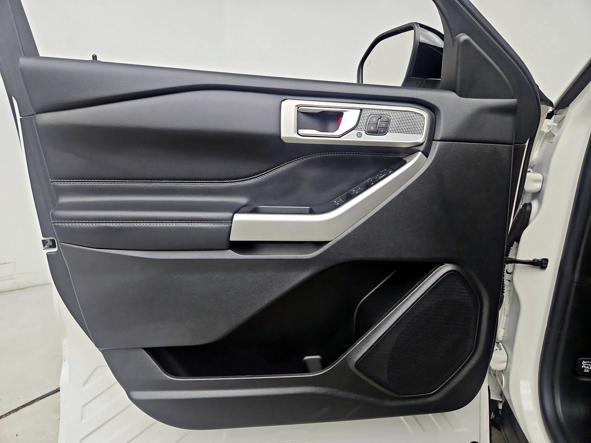 Thumbnail: 2022 Ford Explorer - 12