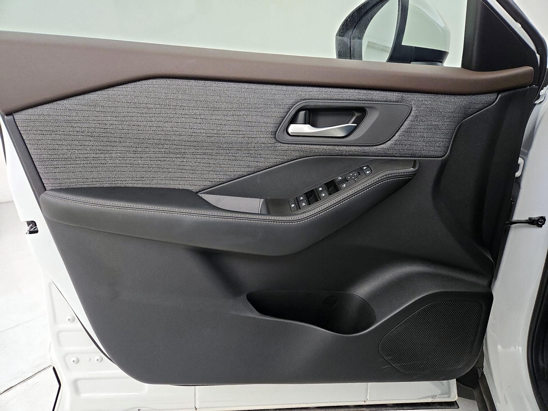 Thumbnail: 2023 Nissan Rogue - 12