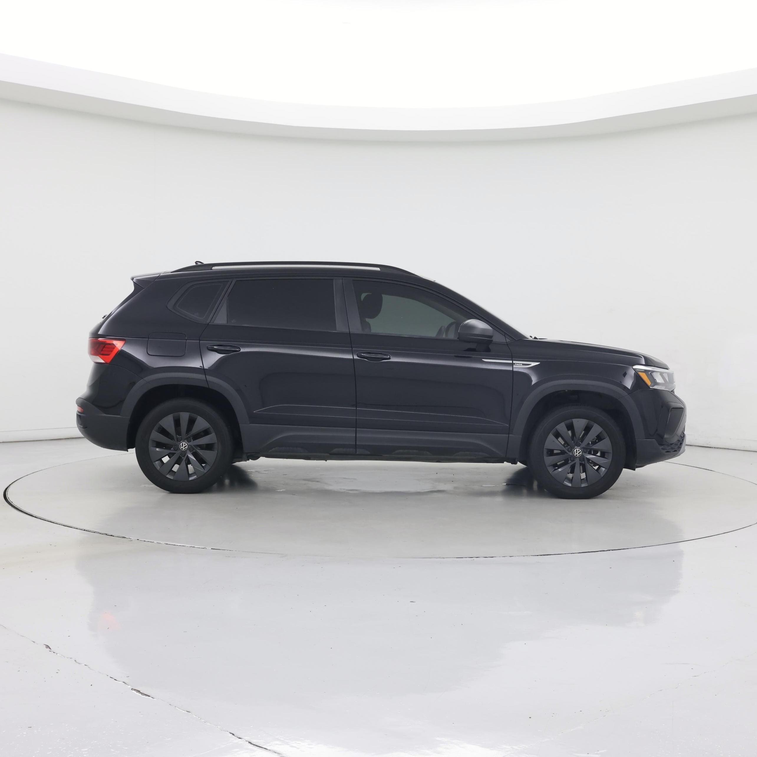 Thumbnail: 2023 Volkswagen Taos - 7