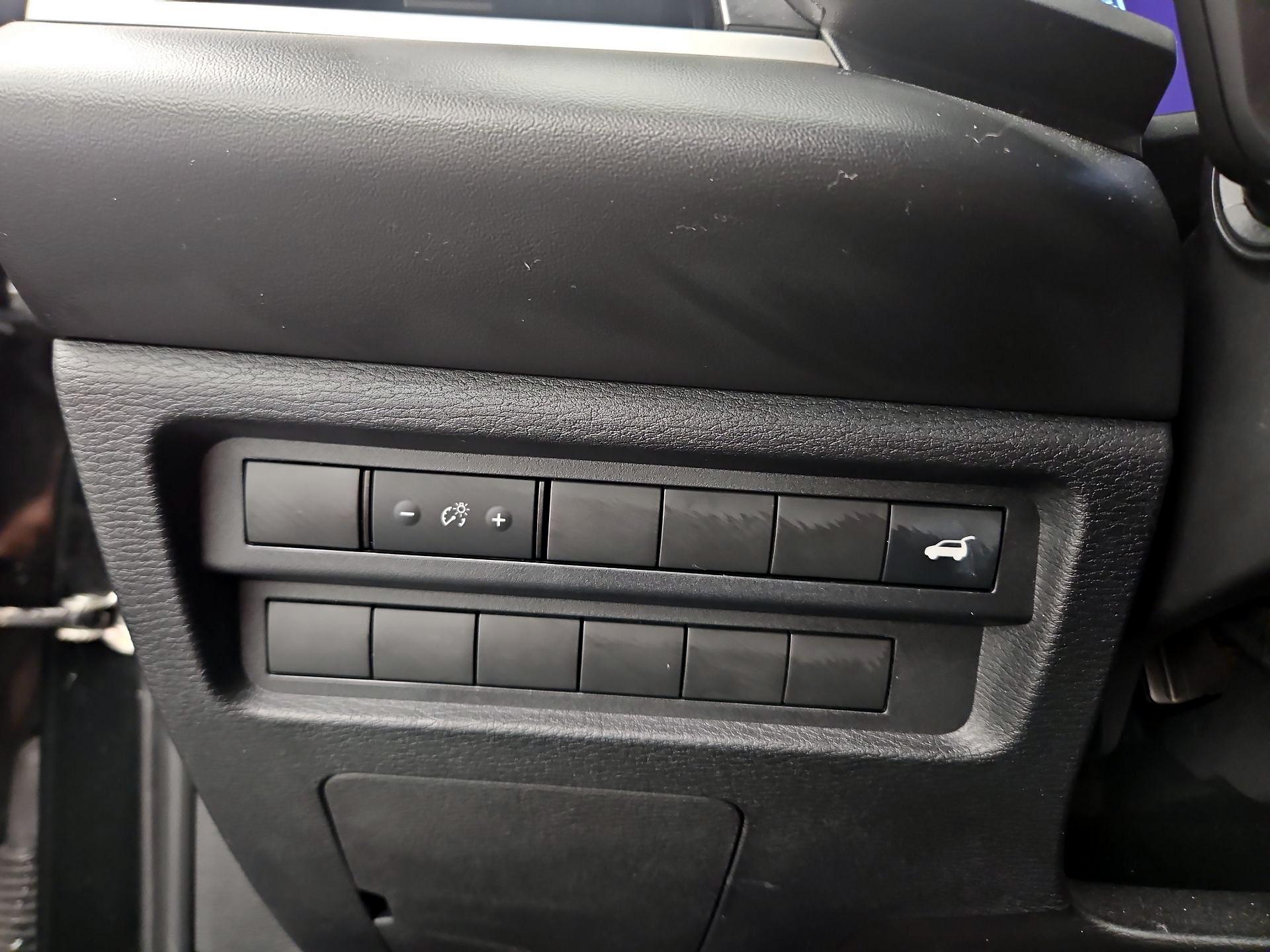 Thumbnail: 2023 Mitsubishi Outlander - 13