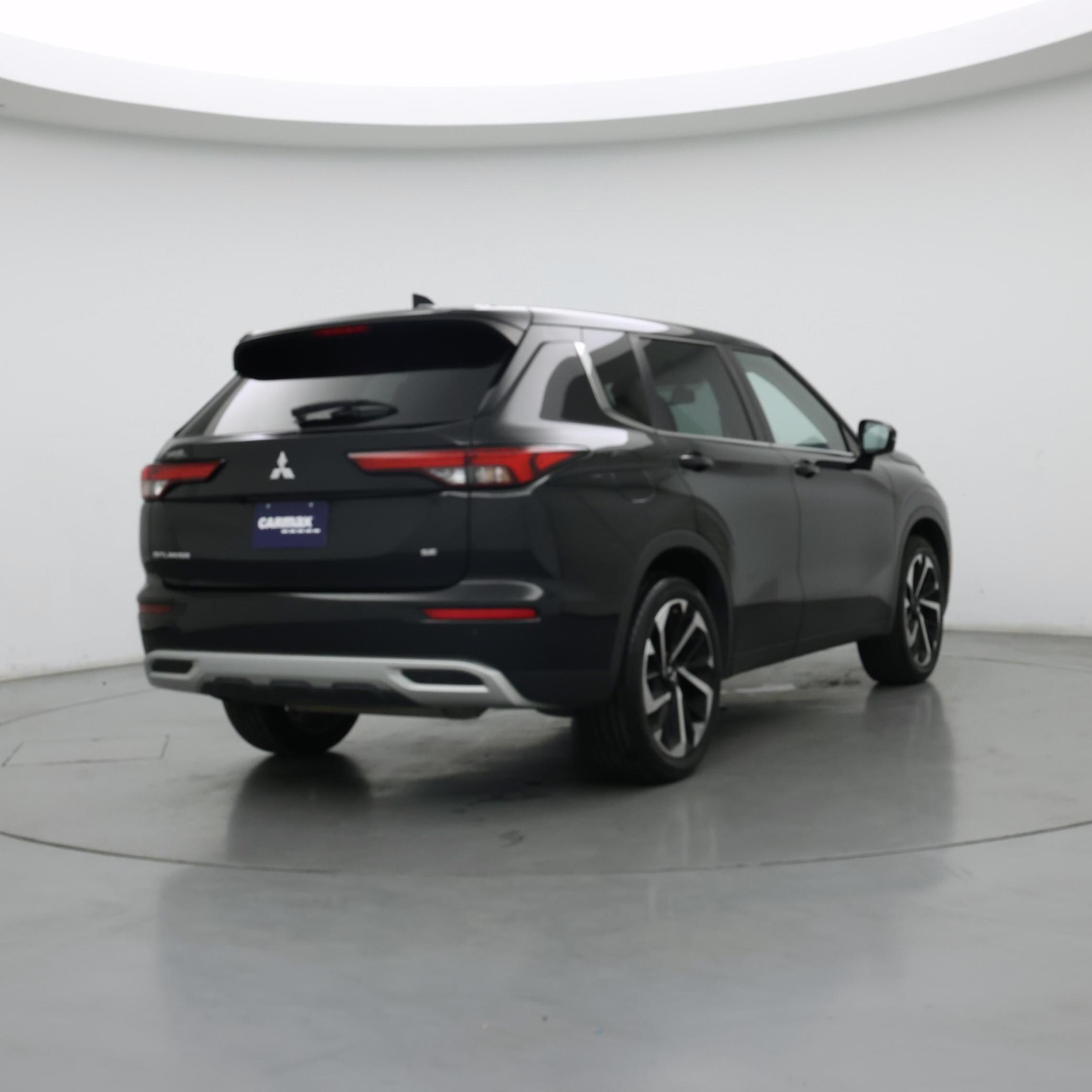 Thumbnail: 2023 Mitsubishi Outlander - 8