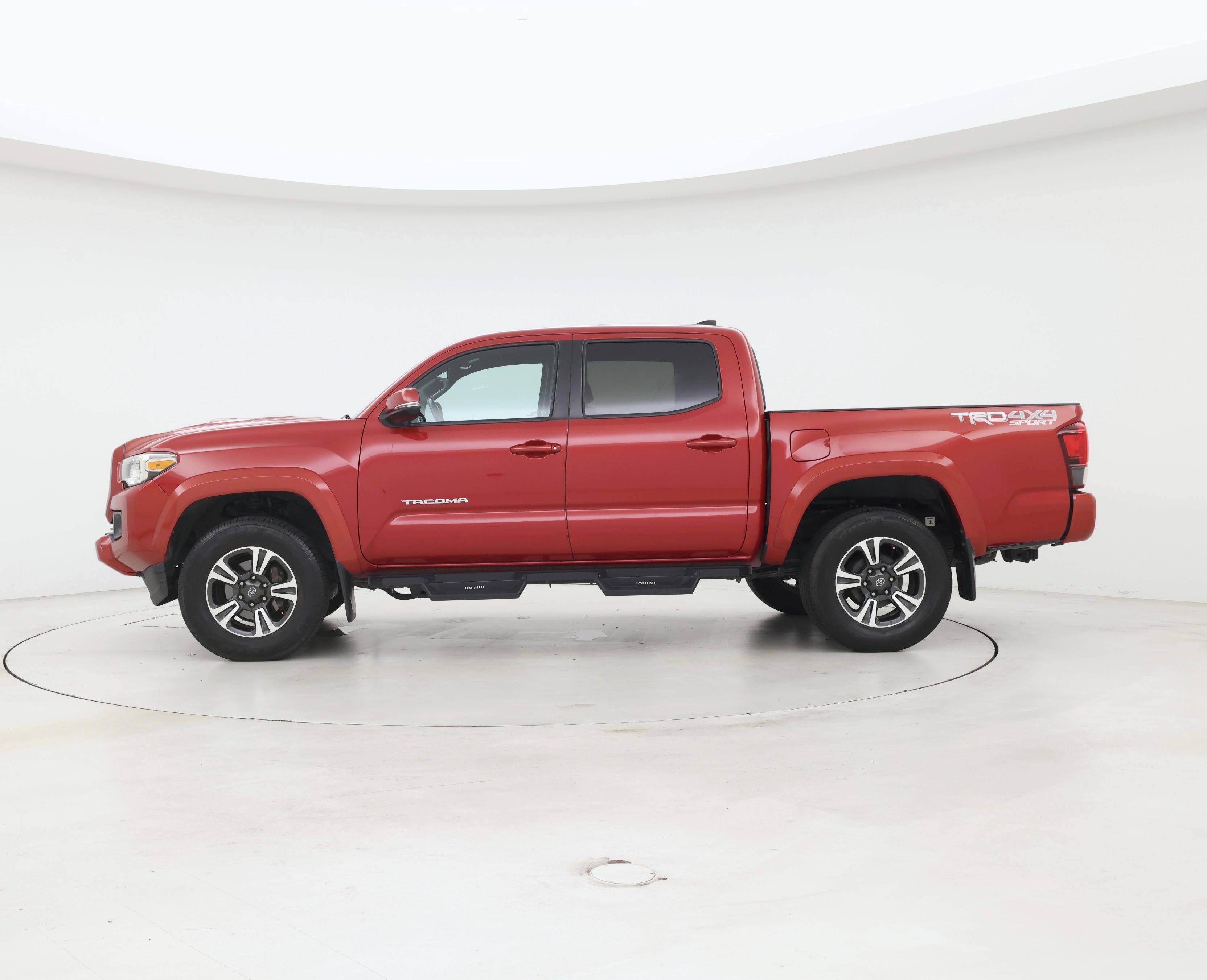 Thumbnail: 2018 Toyota Tacoma - 3
