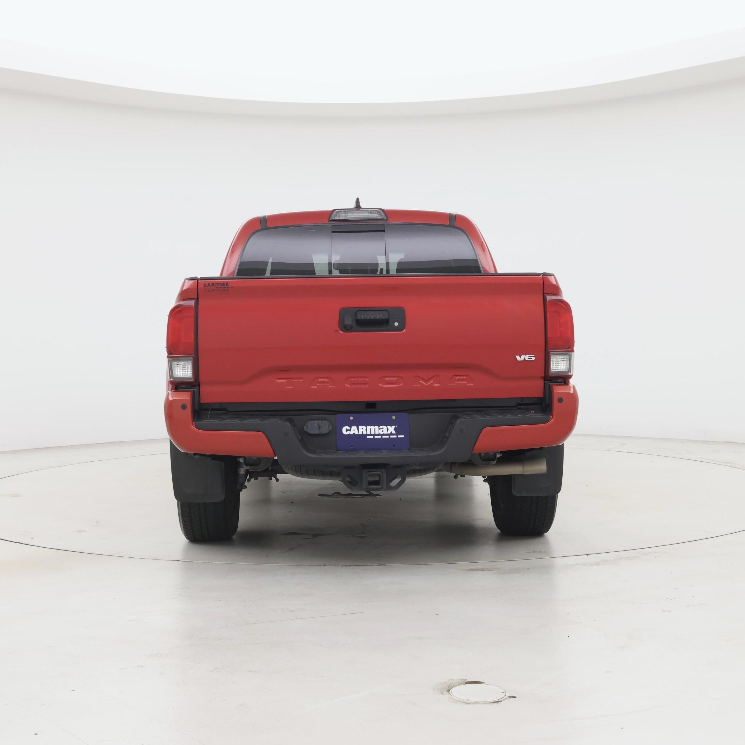 Thumbnail: 2018 Toyota Tacoma - 6