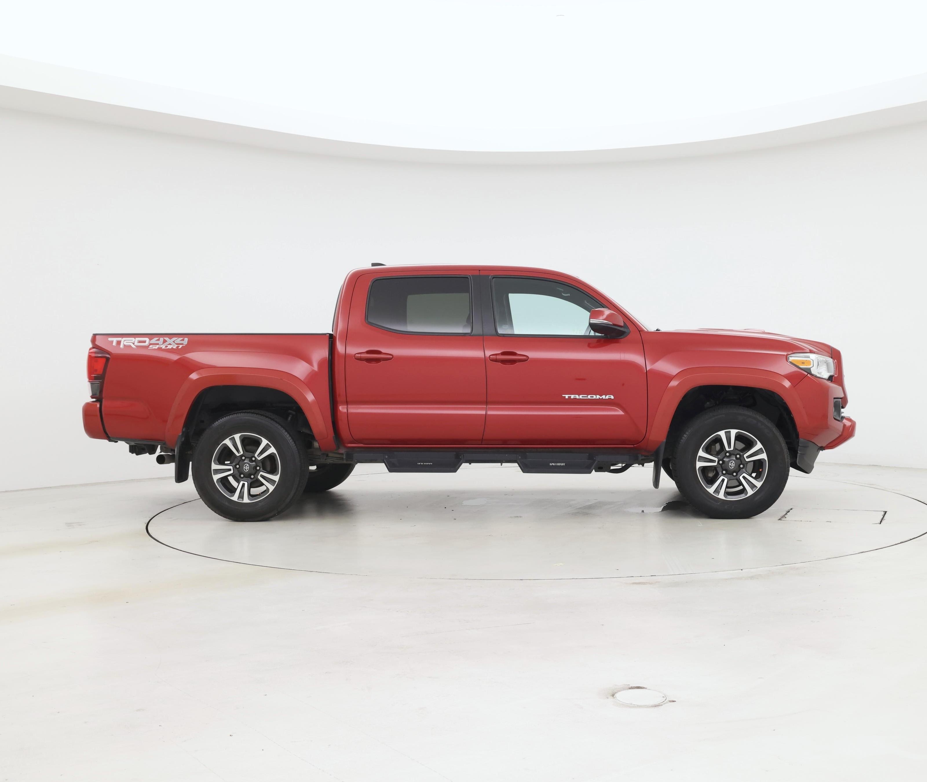 Thumbnail: 2018 Toyota Tacoma - 7