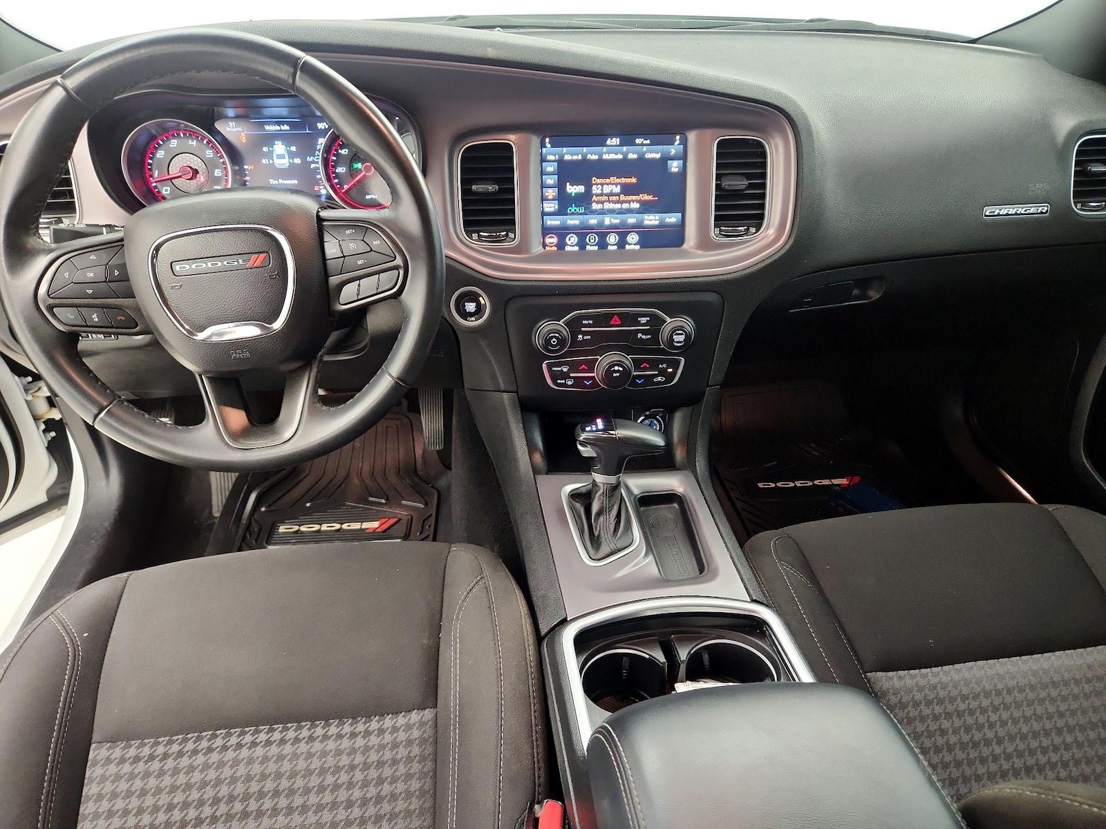 2023 Dodge Charger SXT - Photo 10