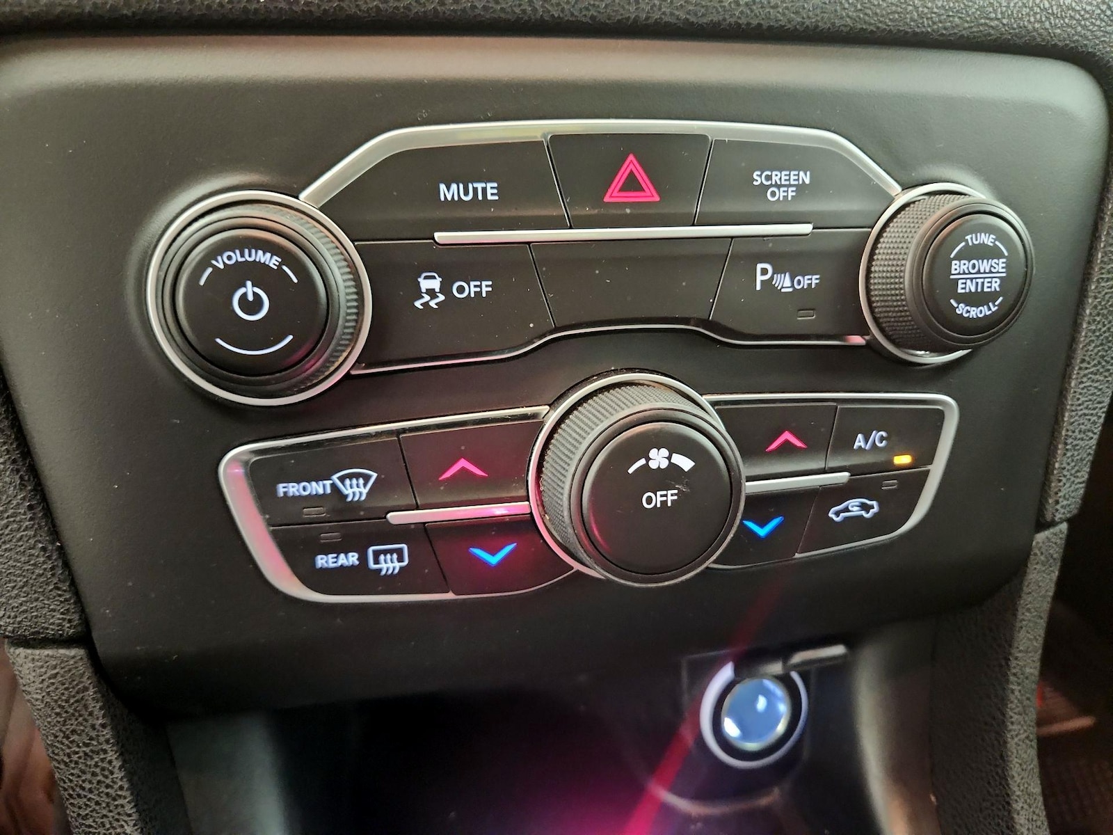 2023 Dodge Charger SXT - Photo 17
