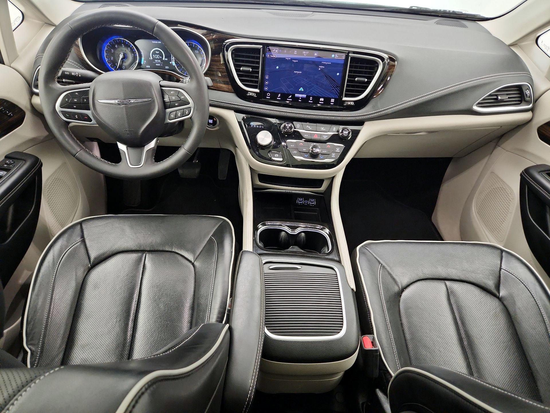 Thumbnail: 2023 Chrysler Pacifica - 9