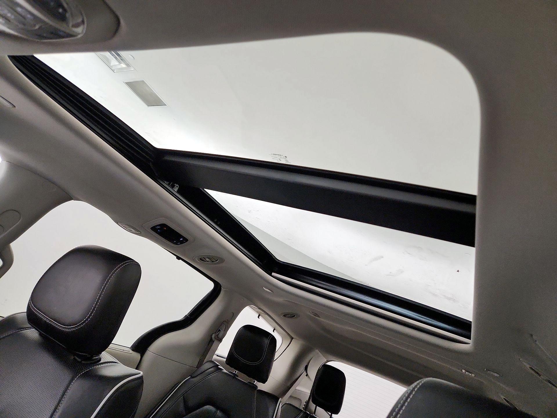 Thumbnail: 2023 Chrysler Pacifica - 20