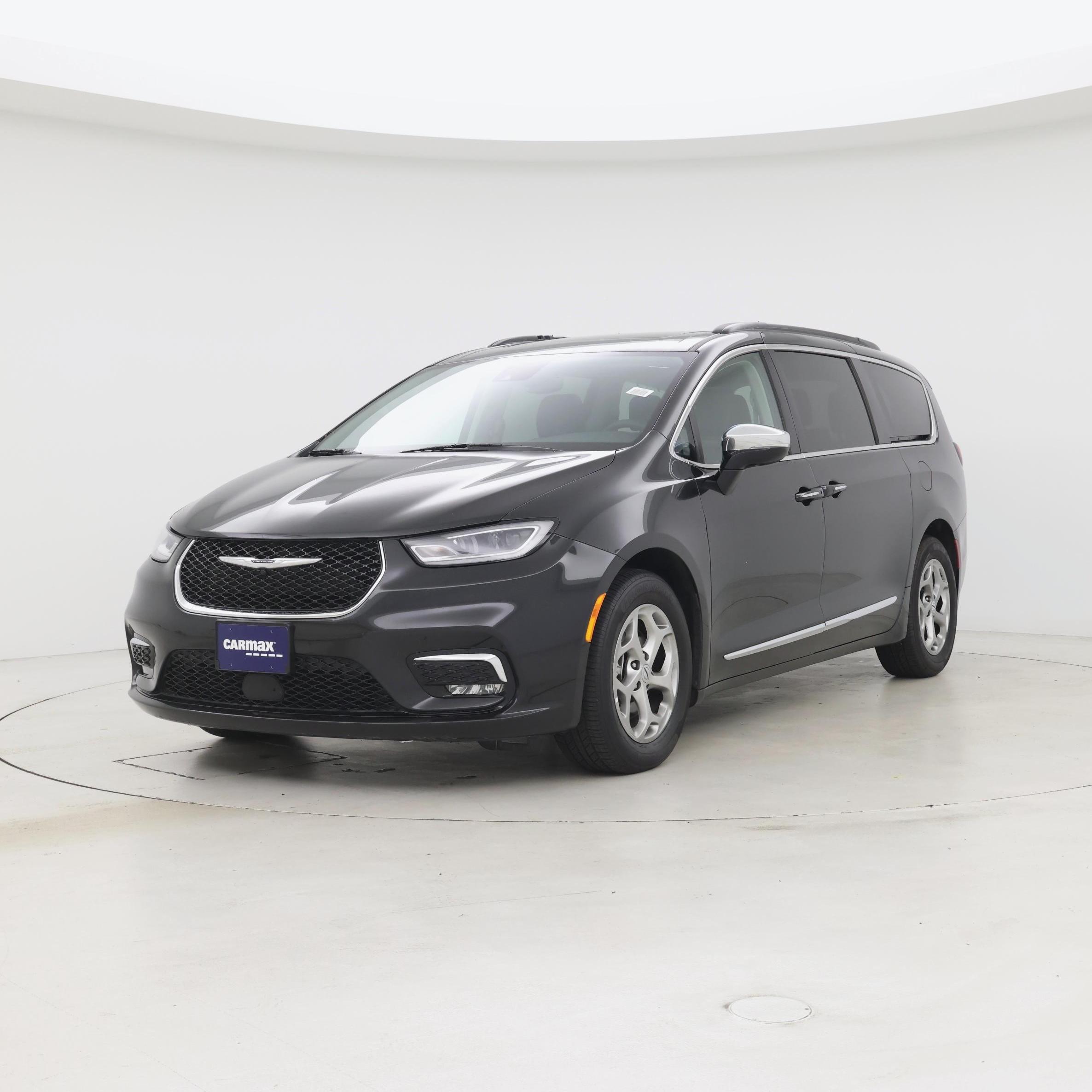 Thumbnail: 2023 Chrysler Pacifica - 4